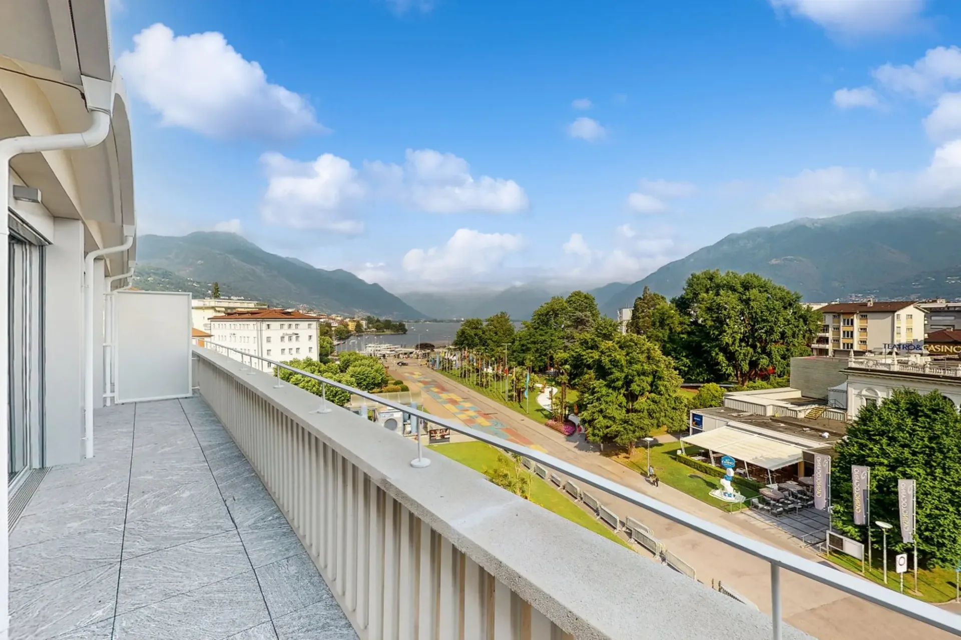 Esclusivo appartamento di 3.5 locali con vista lago nel cuore di Locarno