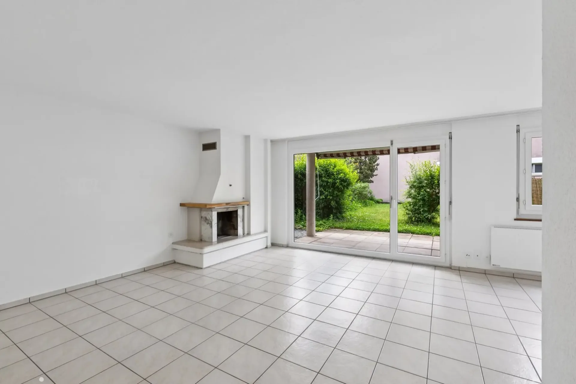 Tolle Gartensitzplatz-Wohnung mit Cheminée - ideale Lage !