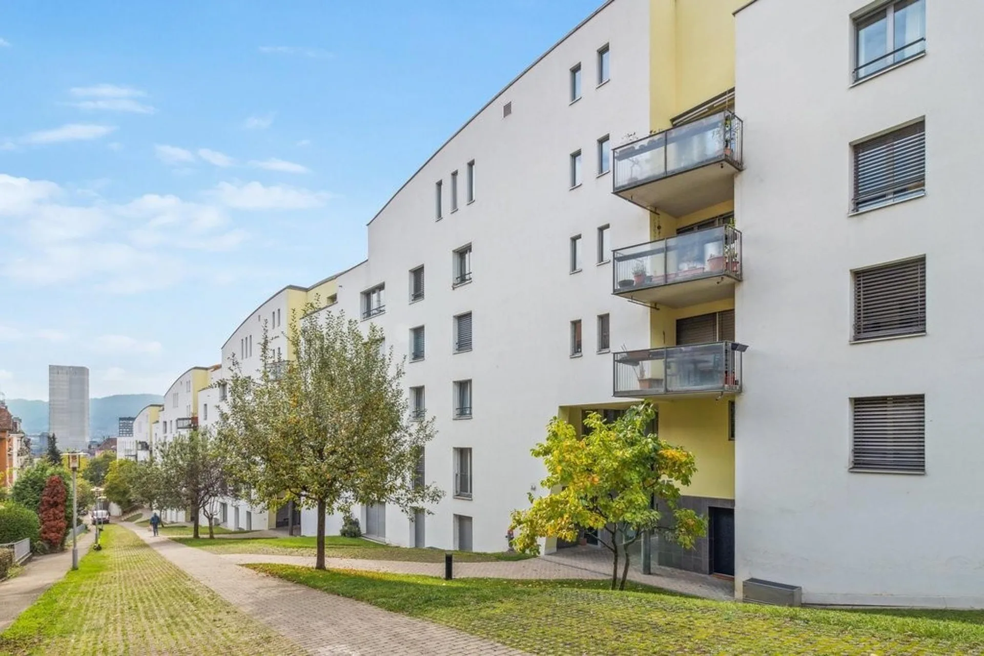 Helle Wohnung mit grosser Terasse