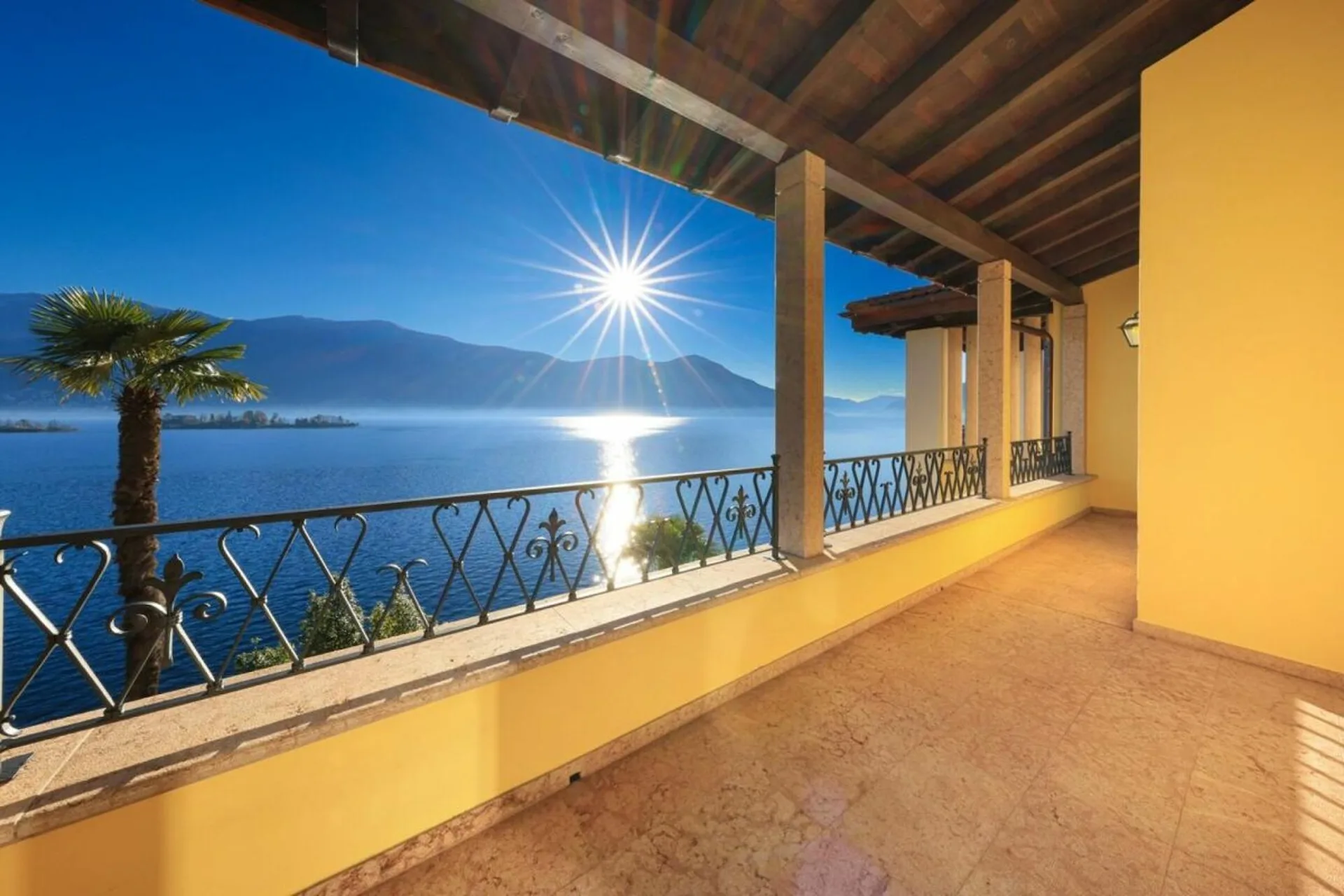 Attico da sogno di 3.5 locali con vista lago e accesso alla spiaggia