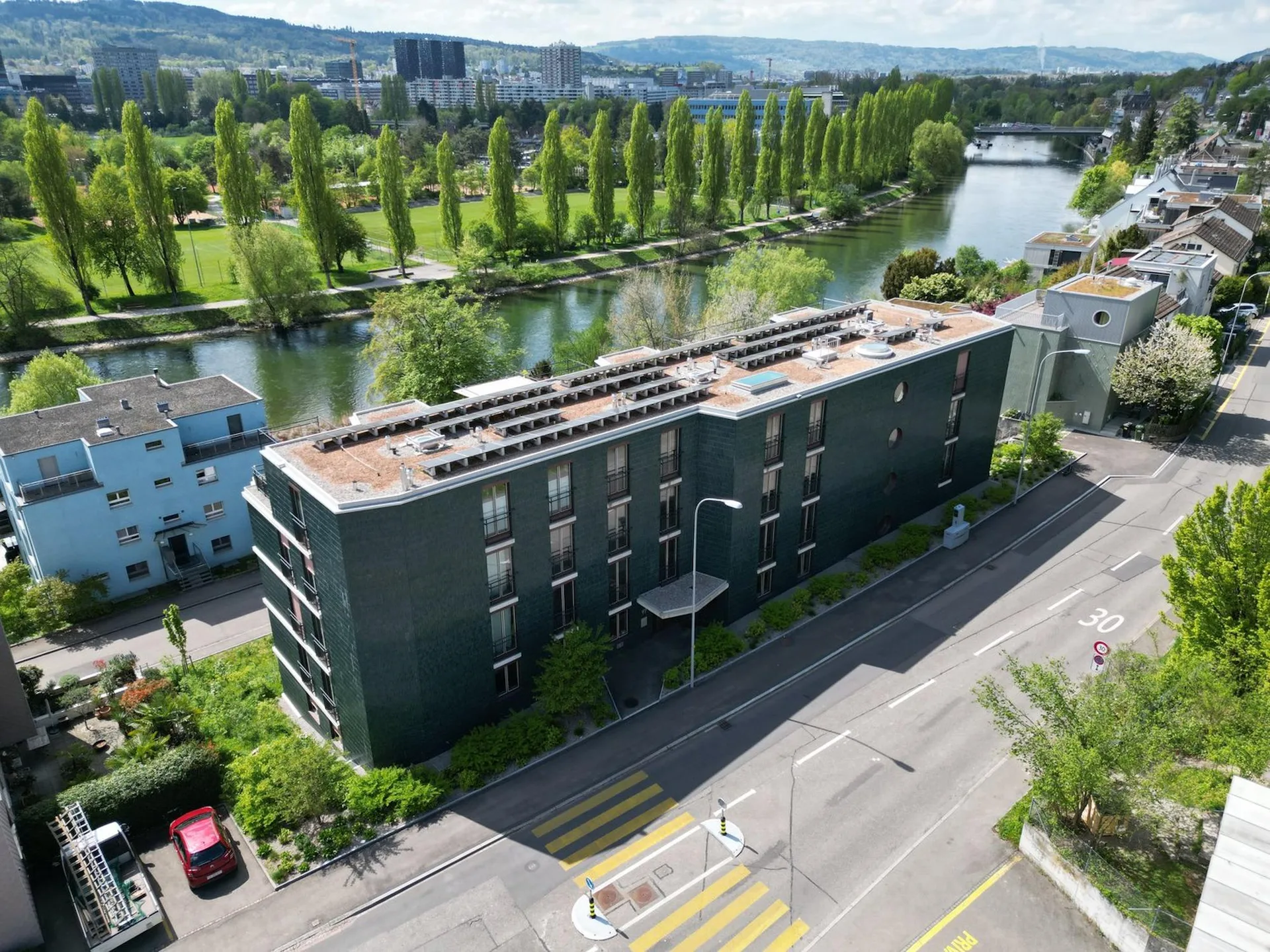 Moderne 2.5-Zimmer-Alterswohnung direkt an der Limmat