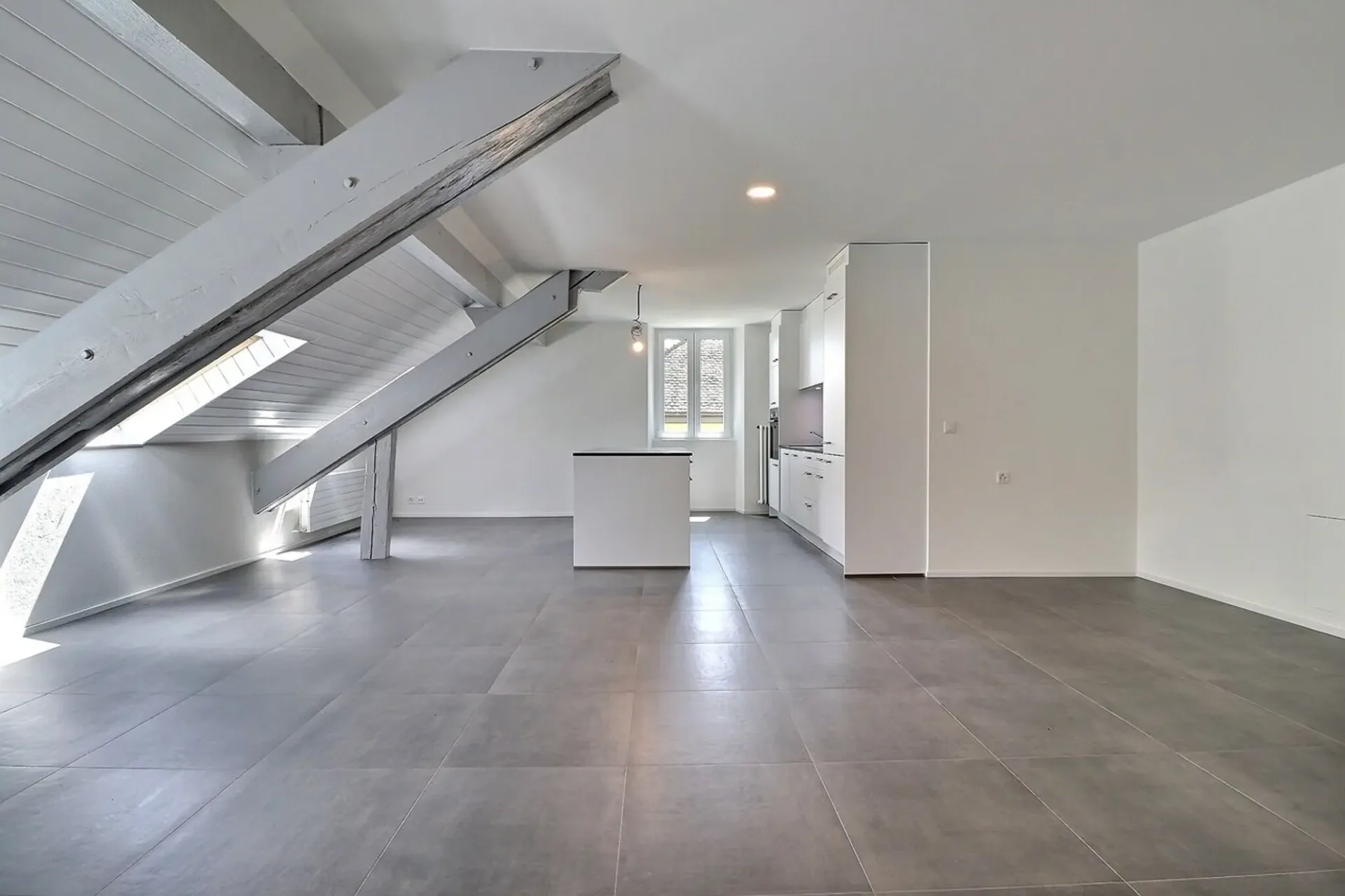 Magnifique 3.5 pièces entièrement rénové en plein centre-ville