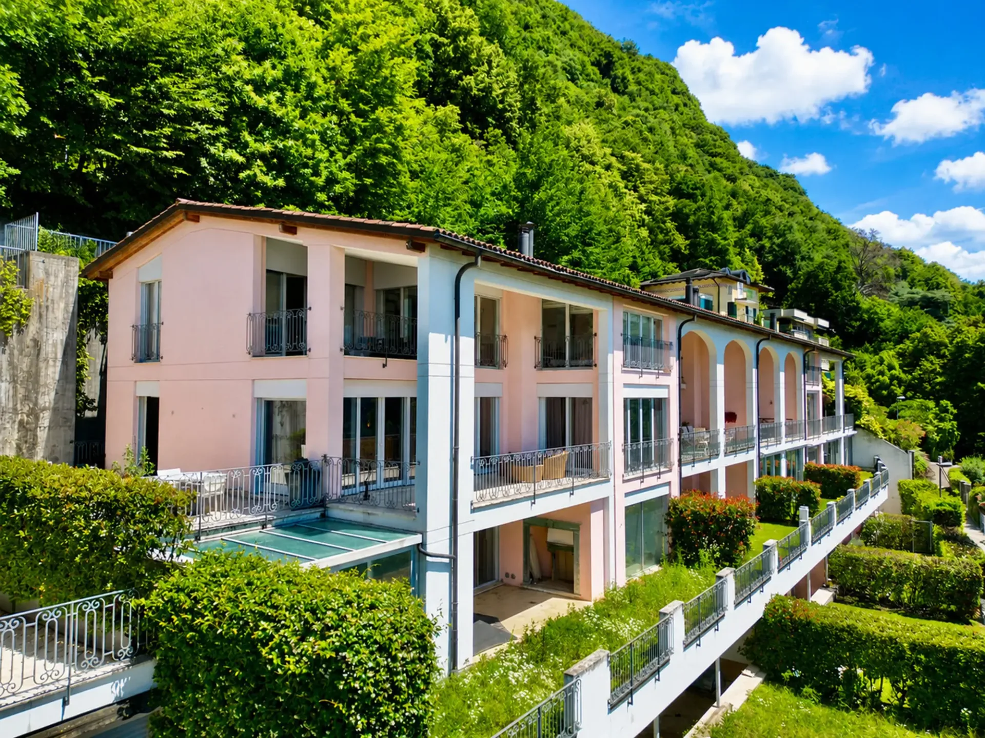 Residenza Secondaria - Duplex di Lusso con Vista Lago Mozzafiato