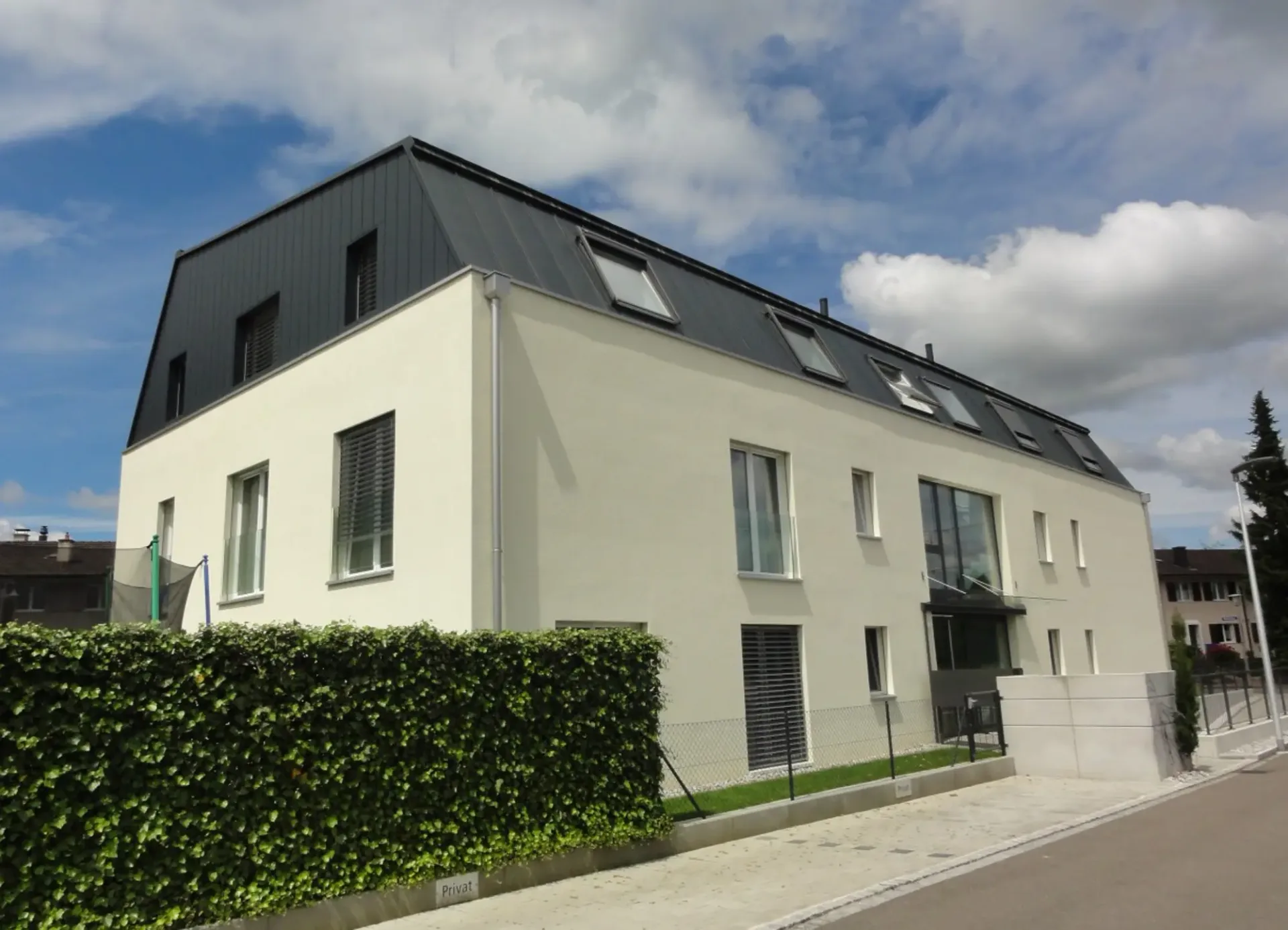 Moderne 4.5-Zimmer-Wohnung an der Hauptstrasse in Reinach