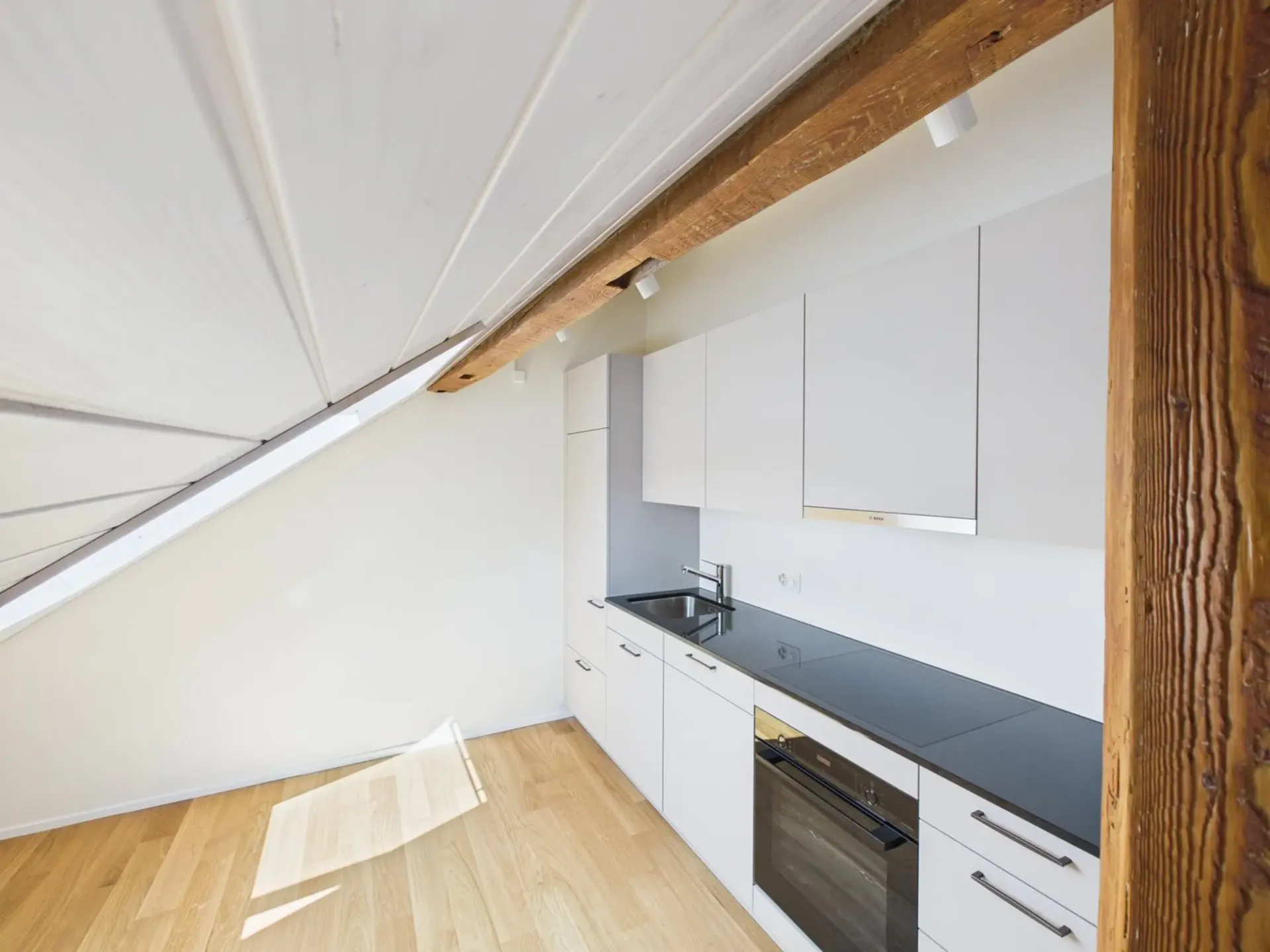 Charmante 1.5-Zimmer-Altbauwohnung im 5. OG in Wil SG – ruhige Lage mit schöner Aussicht