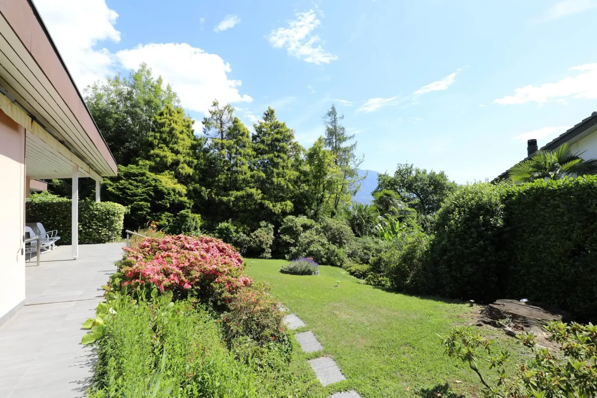 Charmantes Einfamilienhaus in einer sonnigen Lage in Brione s. Minusio