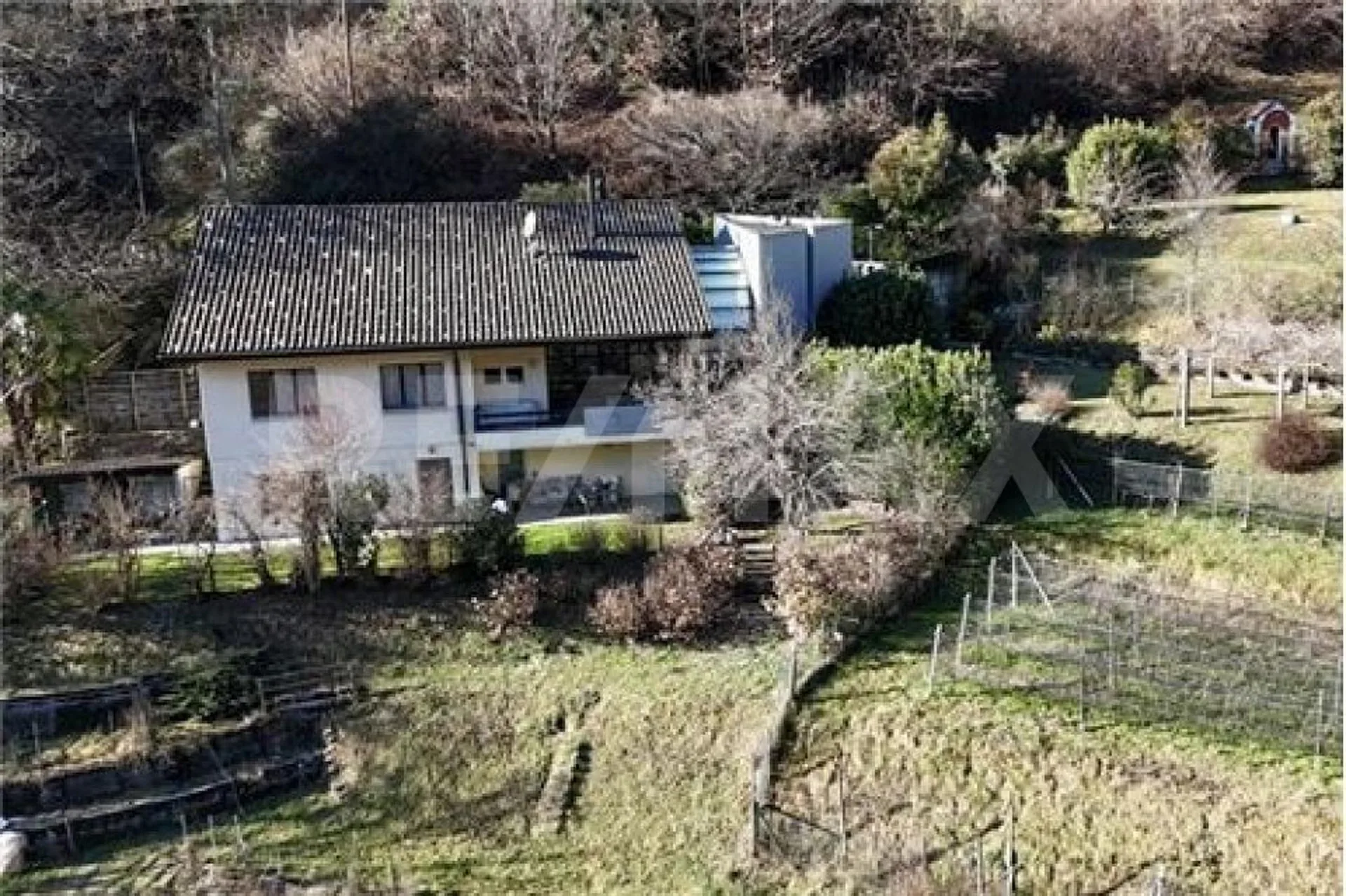 Einzigartige Liegenschaft im Grünen in Arogno  Zweifamilienhaus mit Weinberg und Panoramablick auf den Monte Generoso