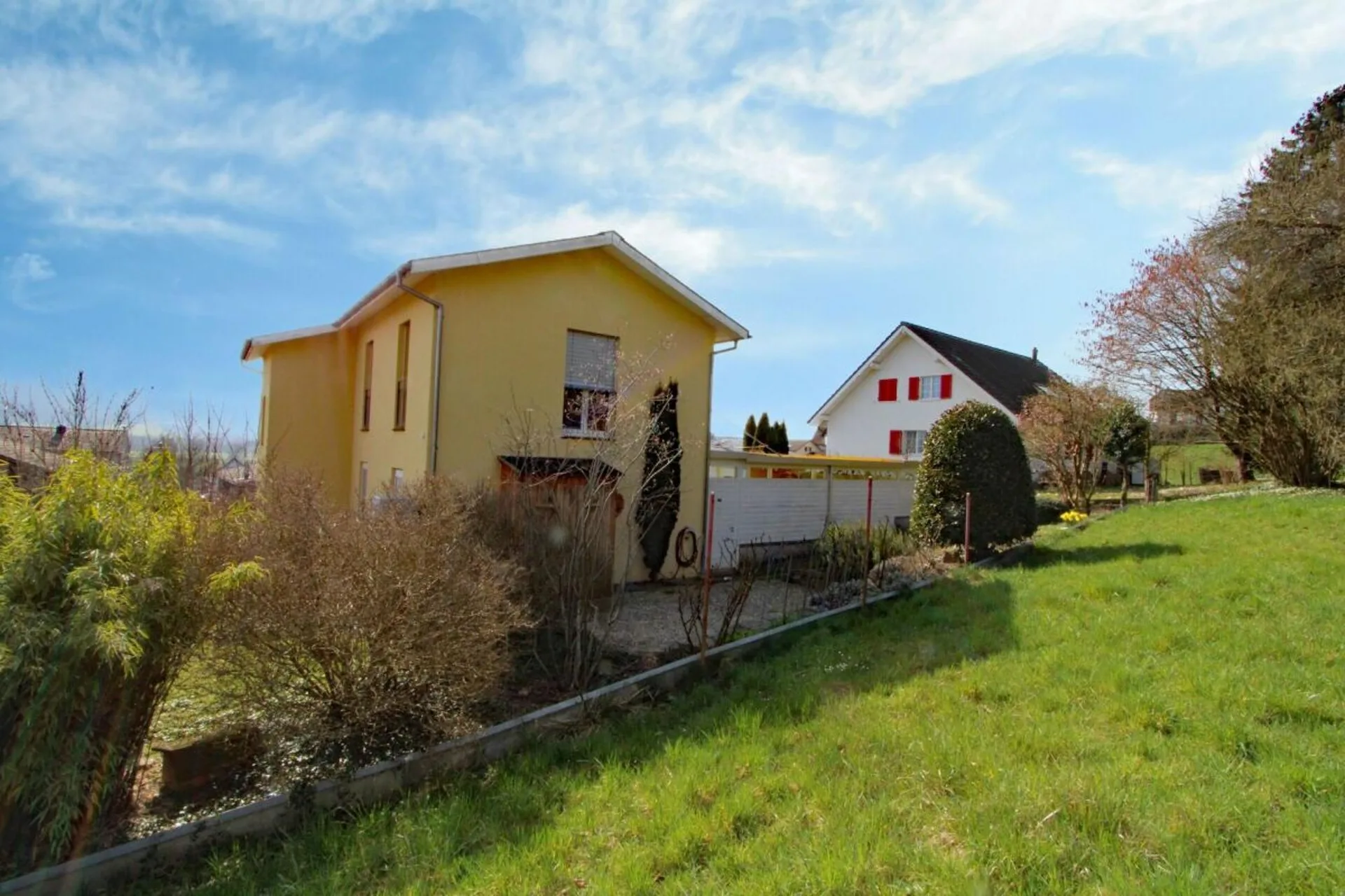 Freistehend - Frei sein - Viel Grün