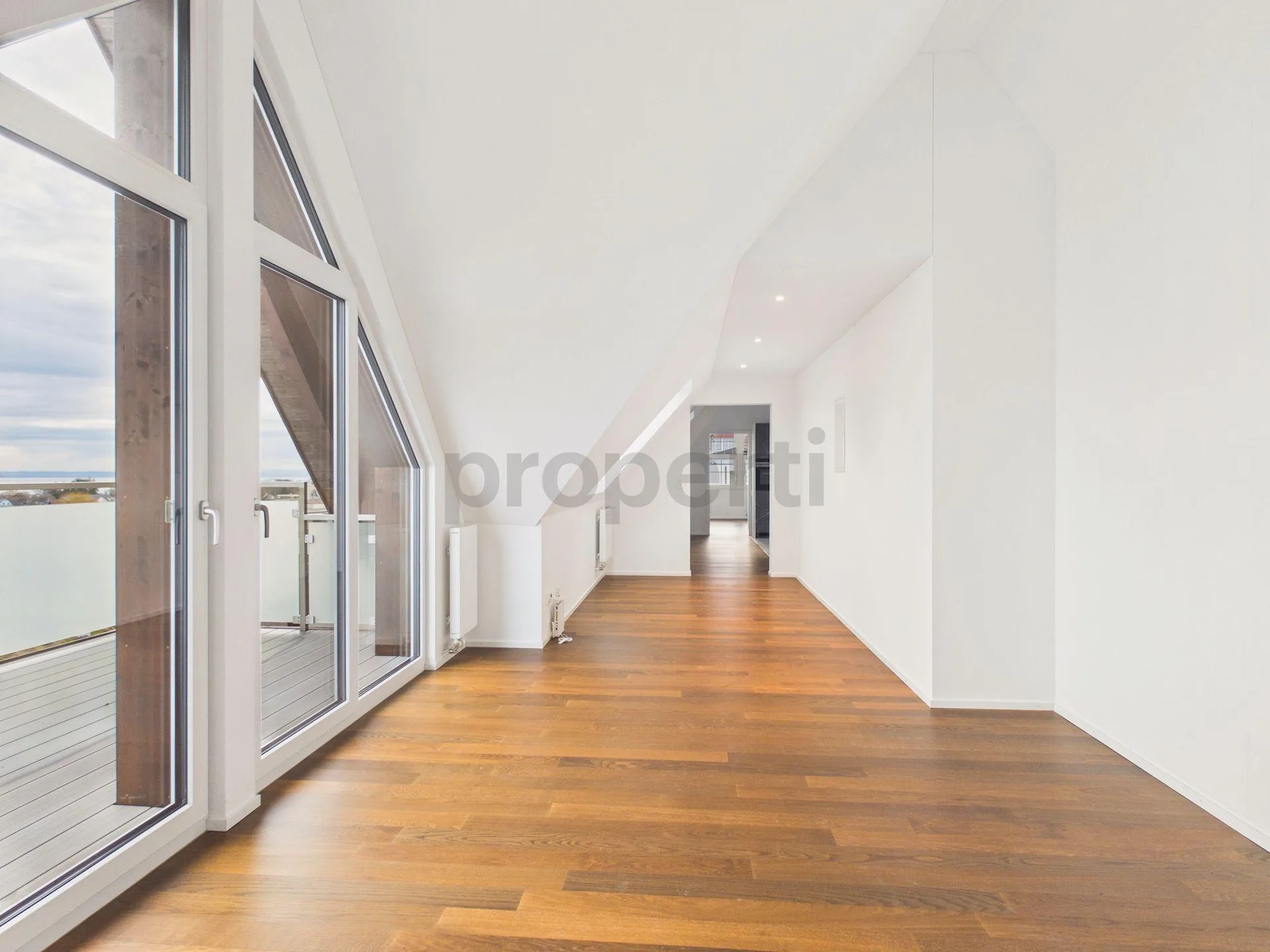Moderne 3-Zimmer-Wohnung mit Balkon, Güttingen