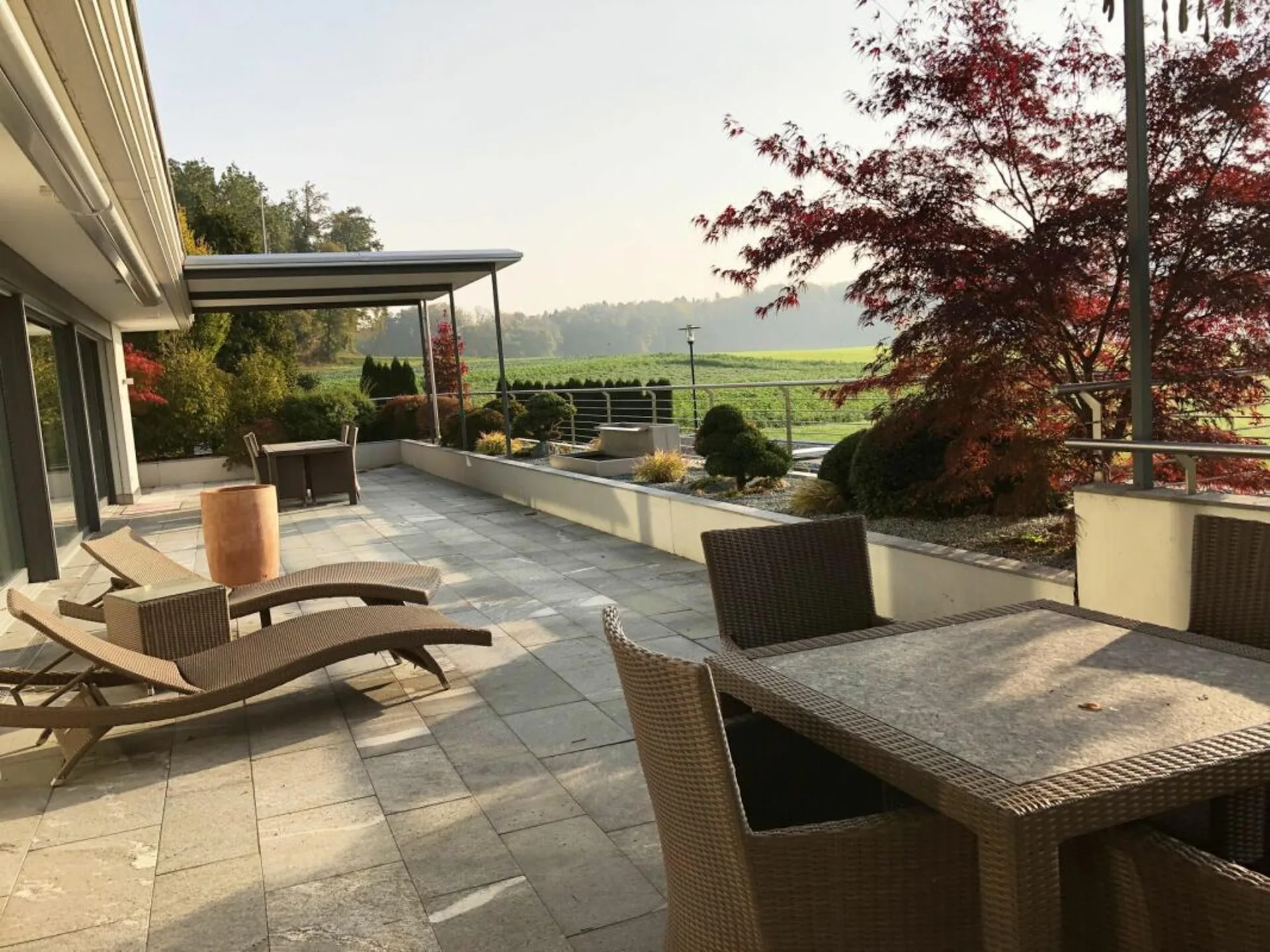 Grandiose, luxuriöse Terrassenwohnung mit Blick in die Berge