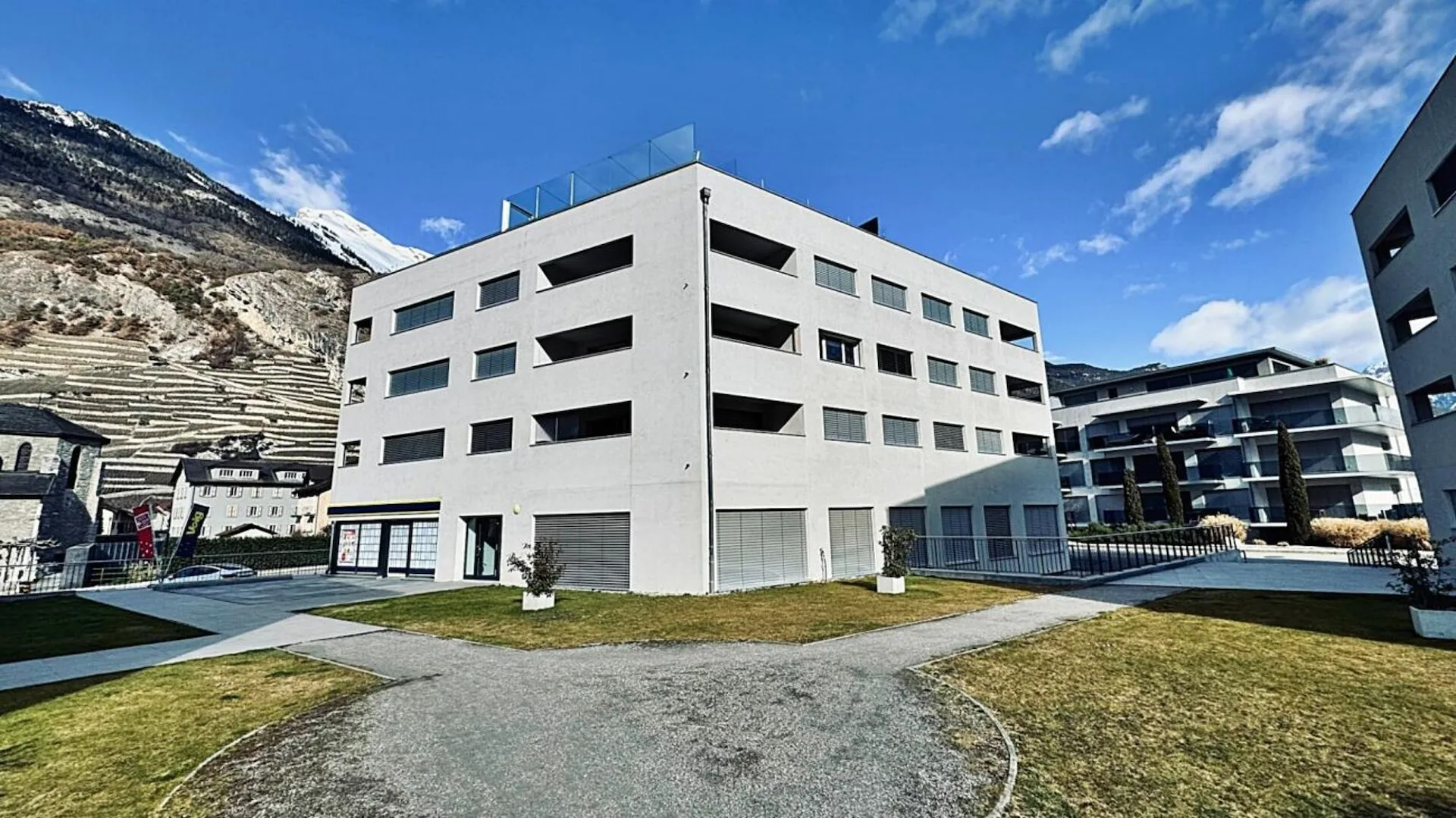 Magnifique appartement avec grande terrasse au centre d'Ardon