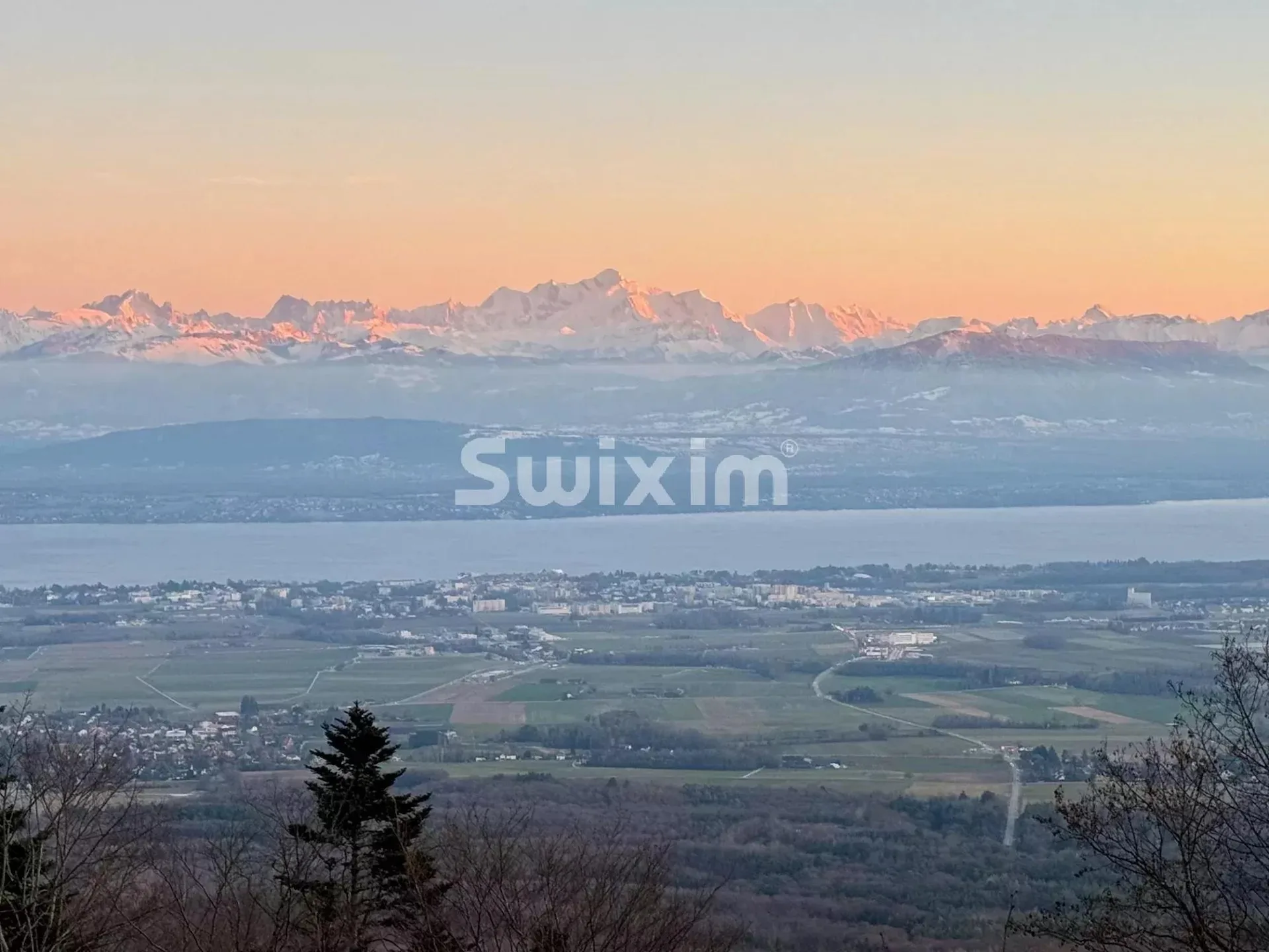 Magnifique villa avec vue sur le lac - Off Market