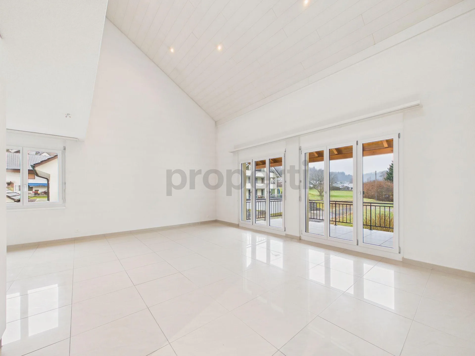 Modern 4.5-Zimmer-Maisonette mit Balkon, Teufenthal