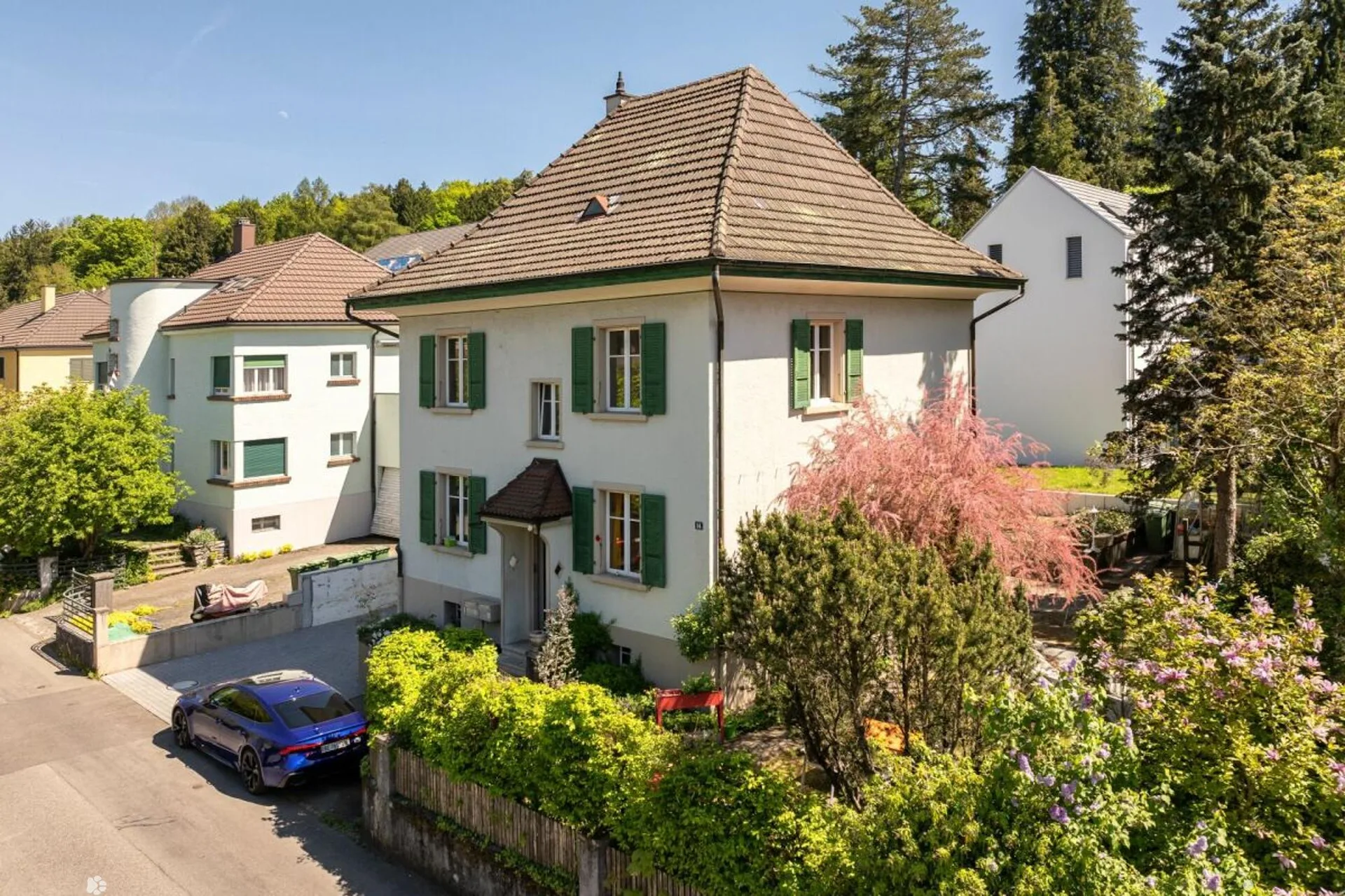 Zweifamilienhaus mit Mansarde im Lindenquartier