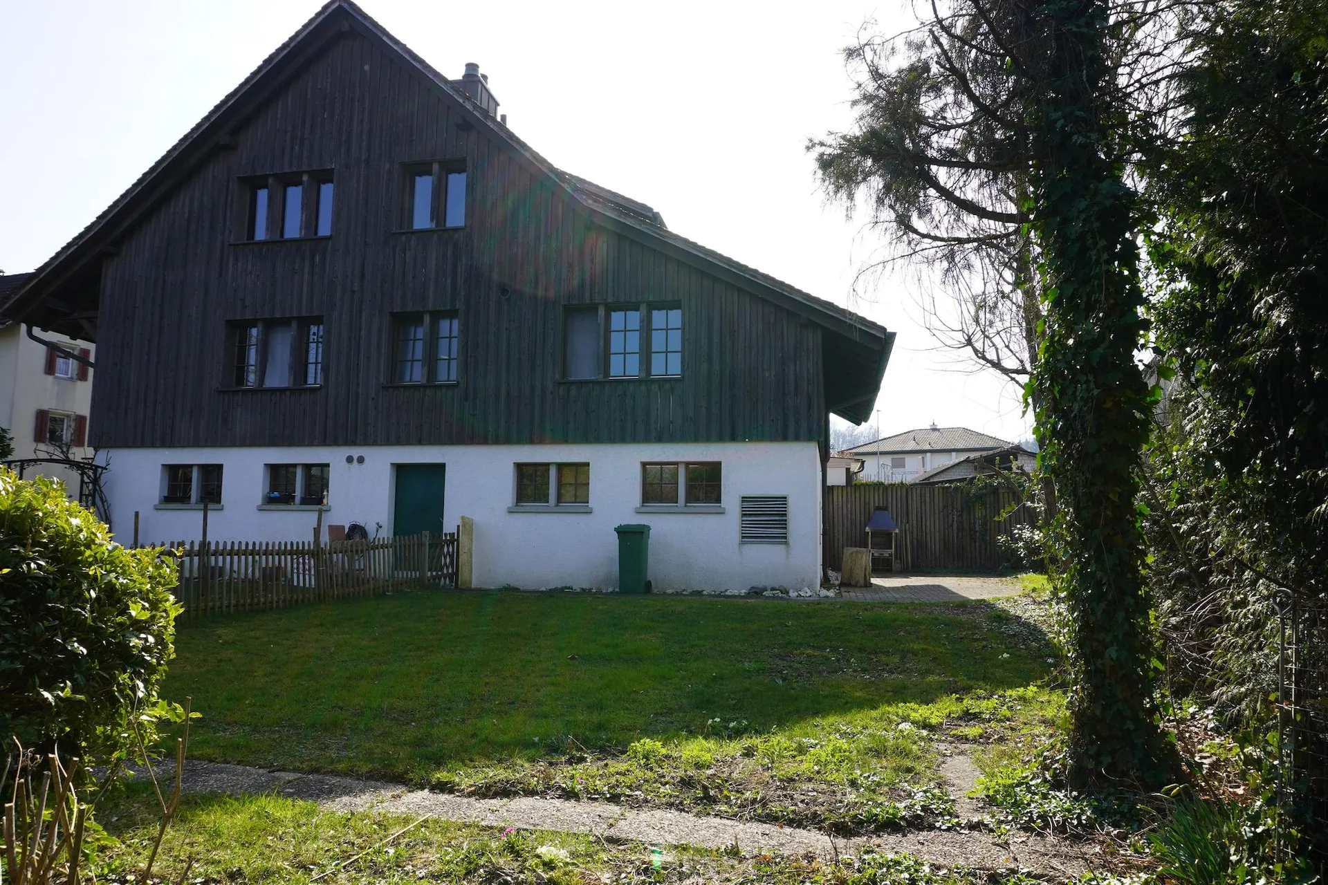 3½-Zi.-Dachwohnung mit Garten & Sitzplatz
