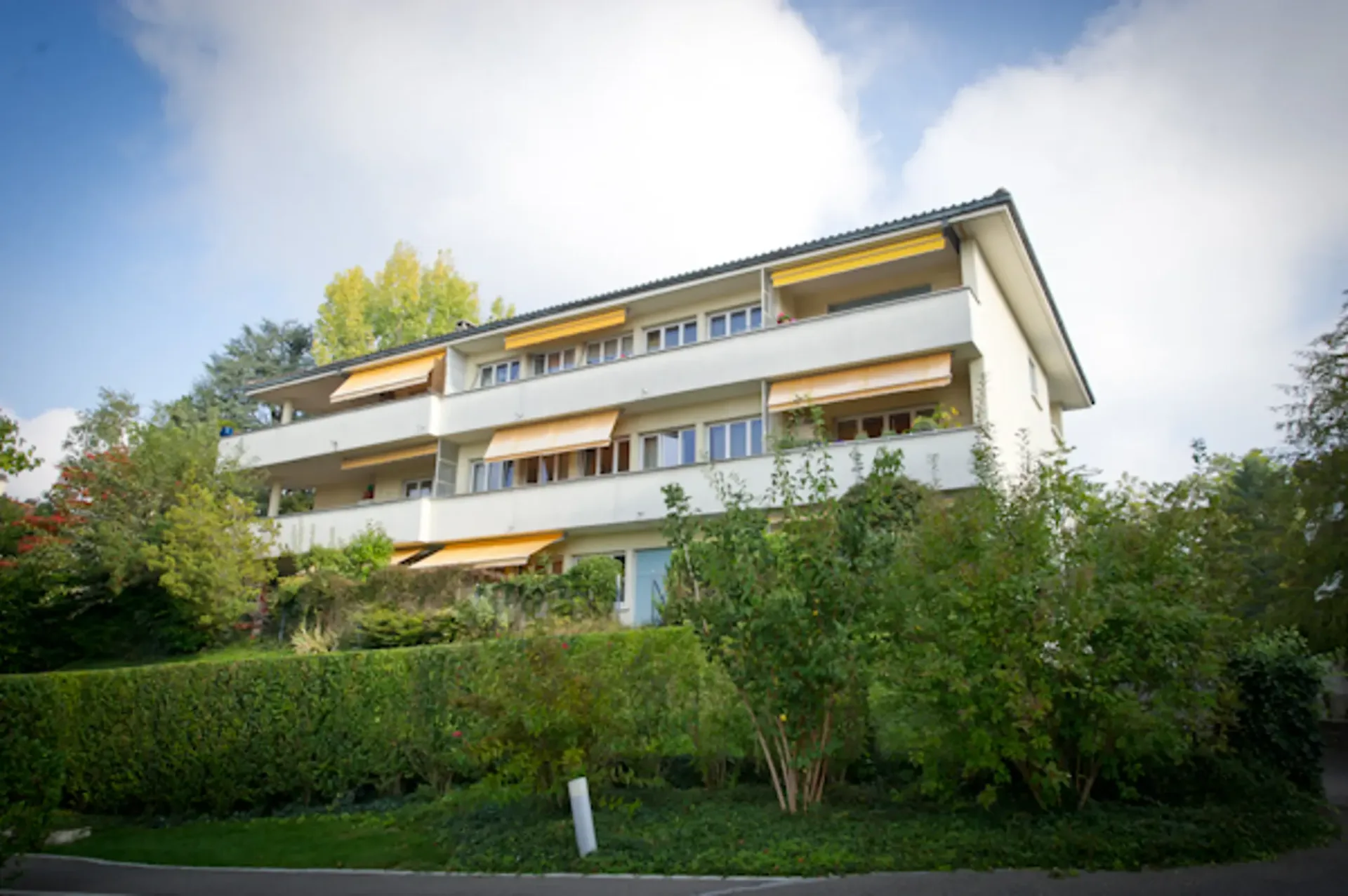 Garage / Box zur Miete in Pully!