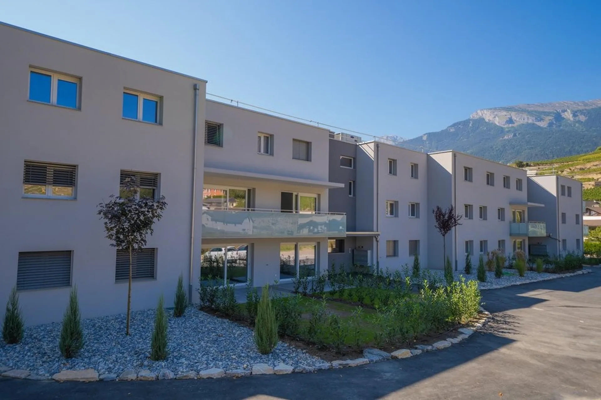 Wohnung mit 3.5 Zimmern im Erdgeschoss mit Terrasse