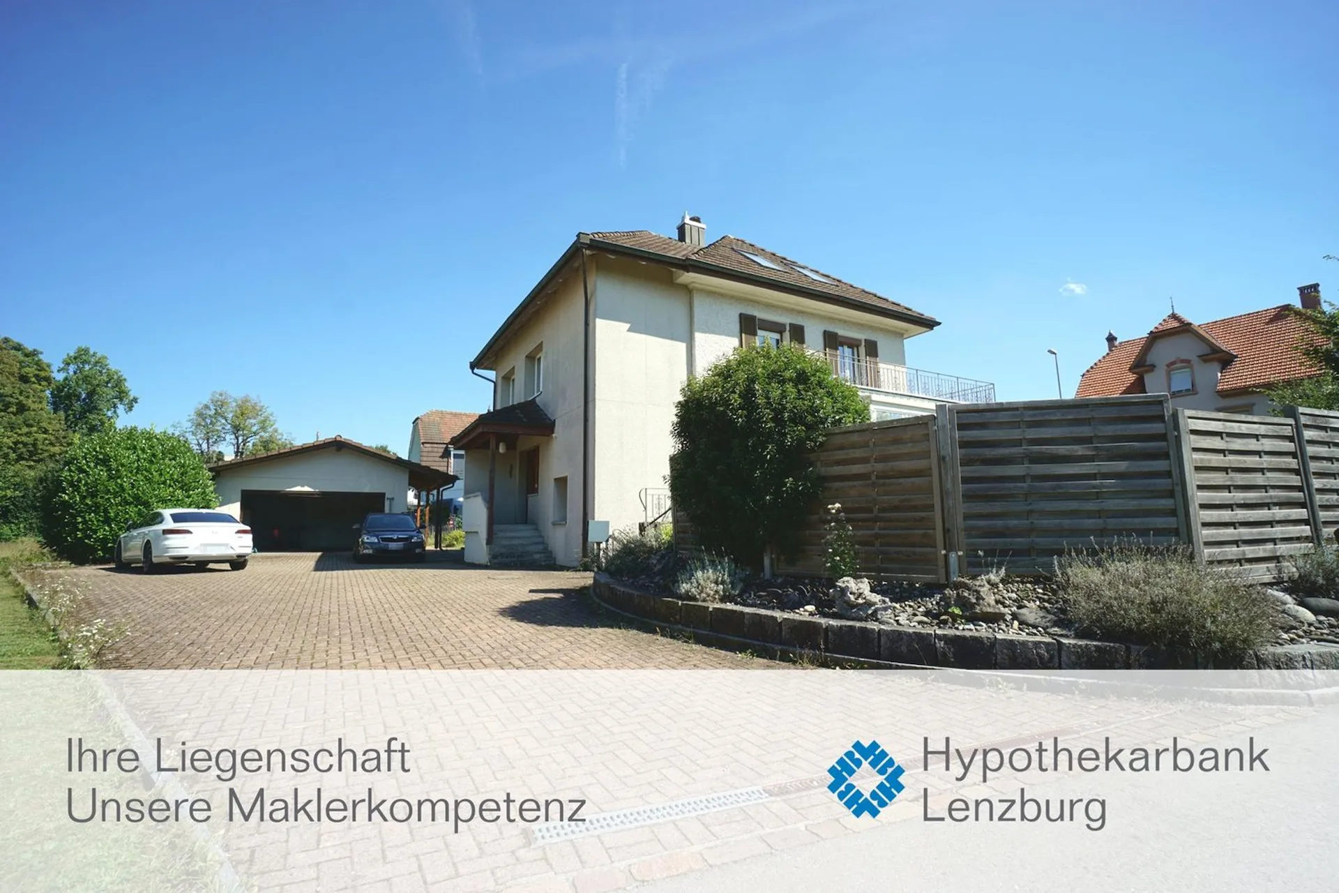 Spacious 6.5-room single-family house in an attractive location with building land reserve