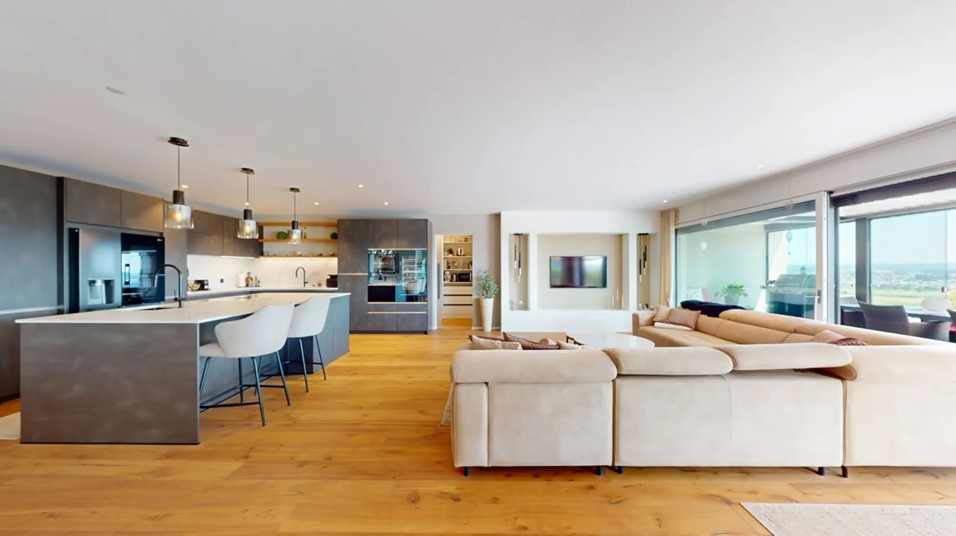 Luxuriöse Terrassenwohnung mit unverbaubarem Bergpanorama