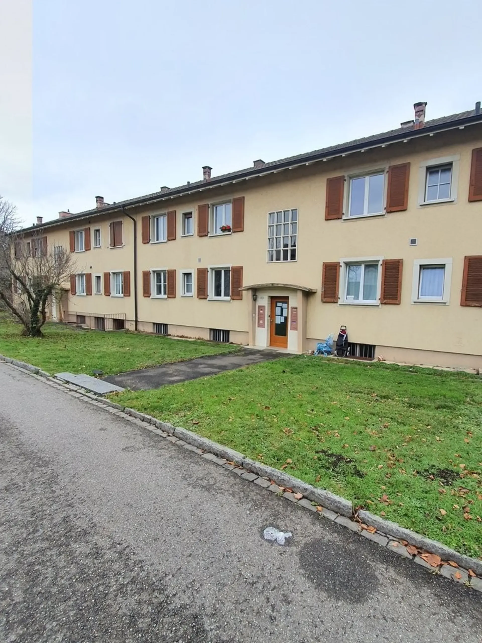 Grosszügige Wohnung an ruhiger Lage / Befristet