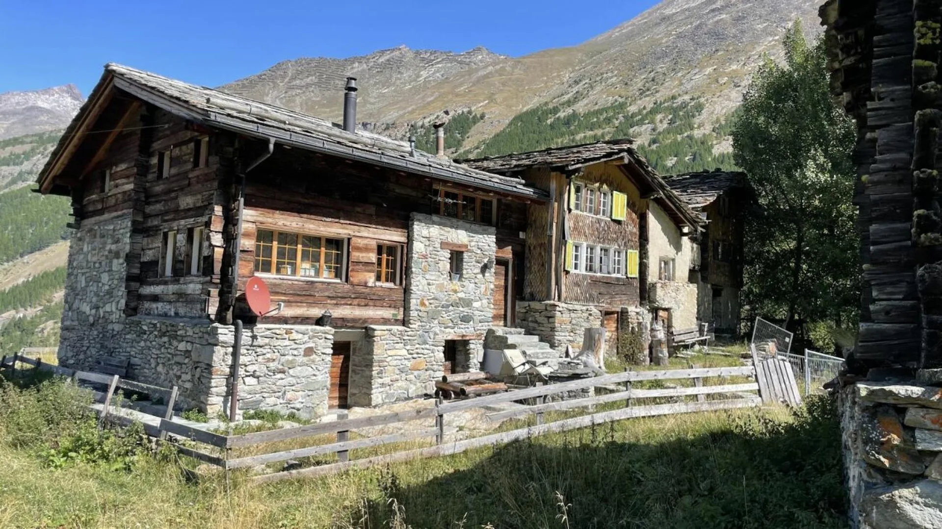 Rustikales Walliserhaus im Weiler Bodmen in Saas-Fee. 2001 Kernsaniert.