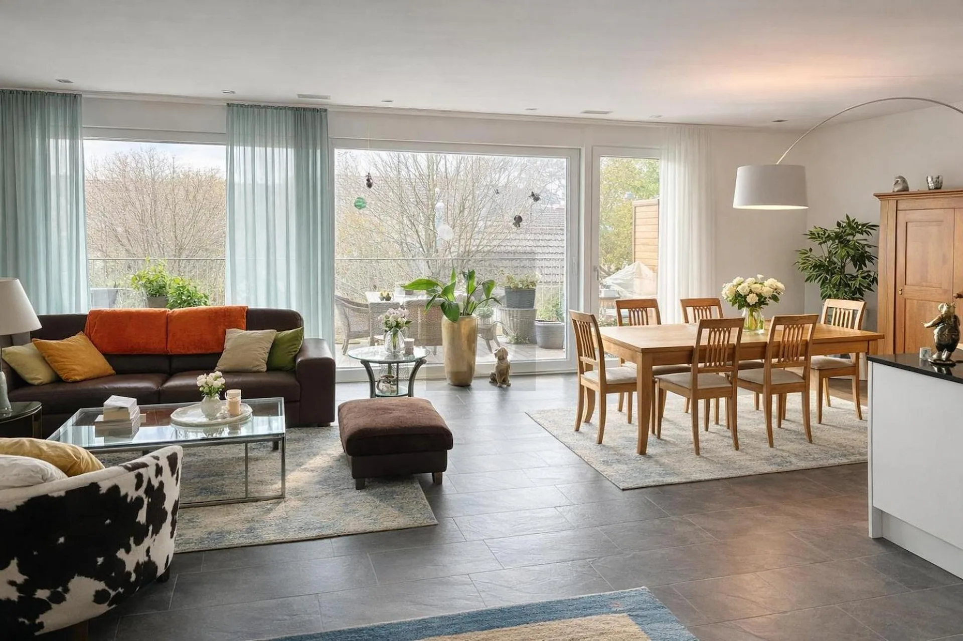 Moderne 4.5-Zimmer-Wohnung mit Balkon, Dachsen