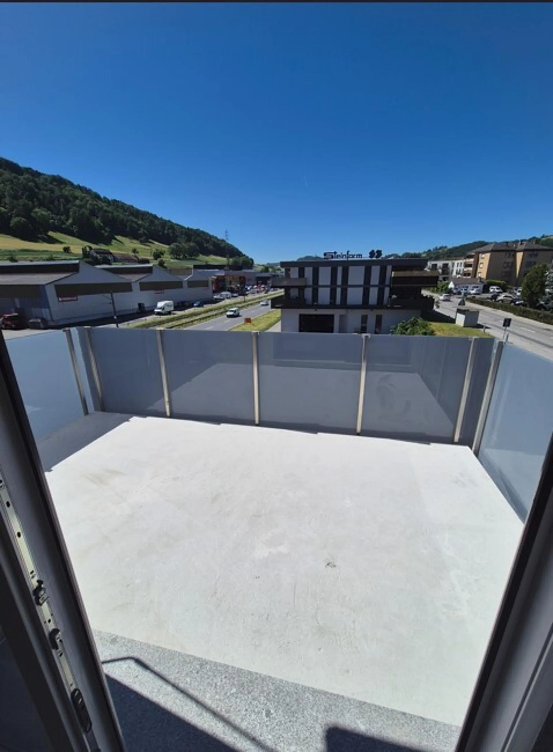 Wohnung mit 3.5 Zimmern im 2. Stock renoviert