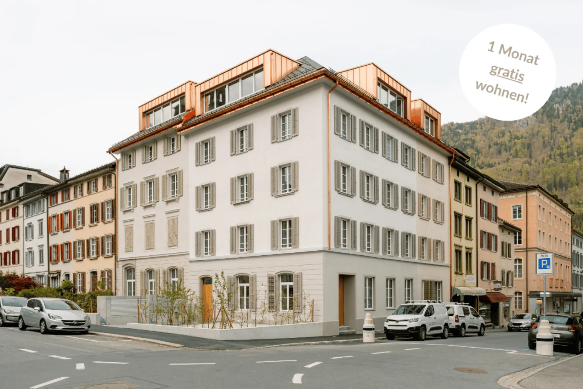 Erstvermietung "Haus Fridolin": Moderne Dach-Maisonettewohnung mit Balkon im Herzen von Glarus