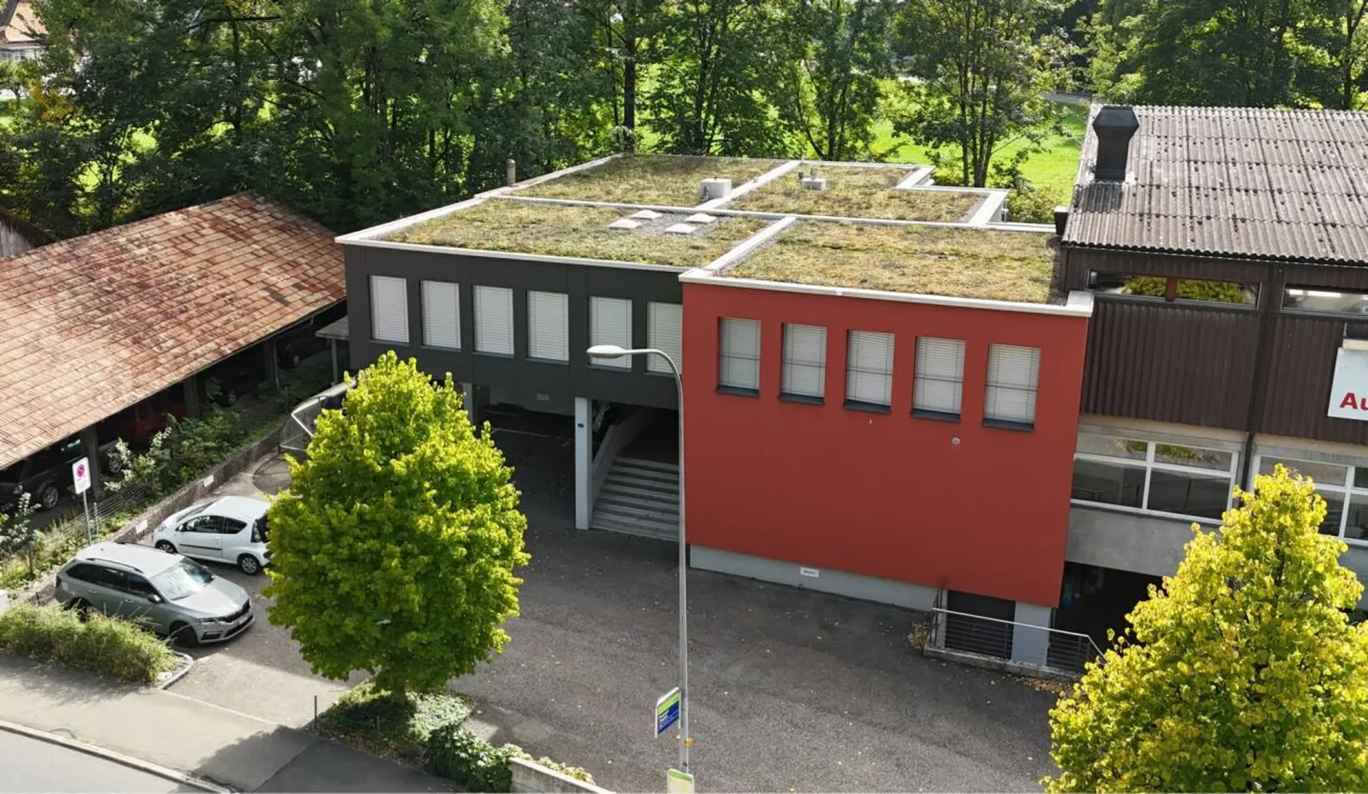 Gewerbe- und Büroräume, 197m2
