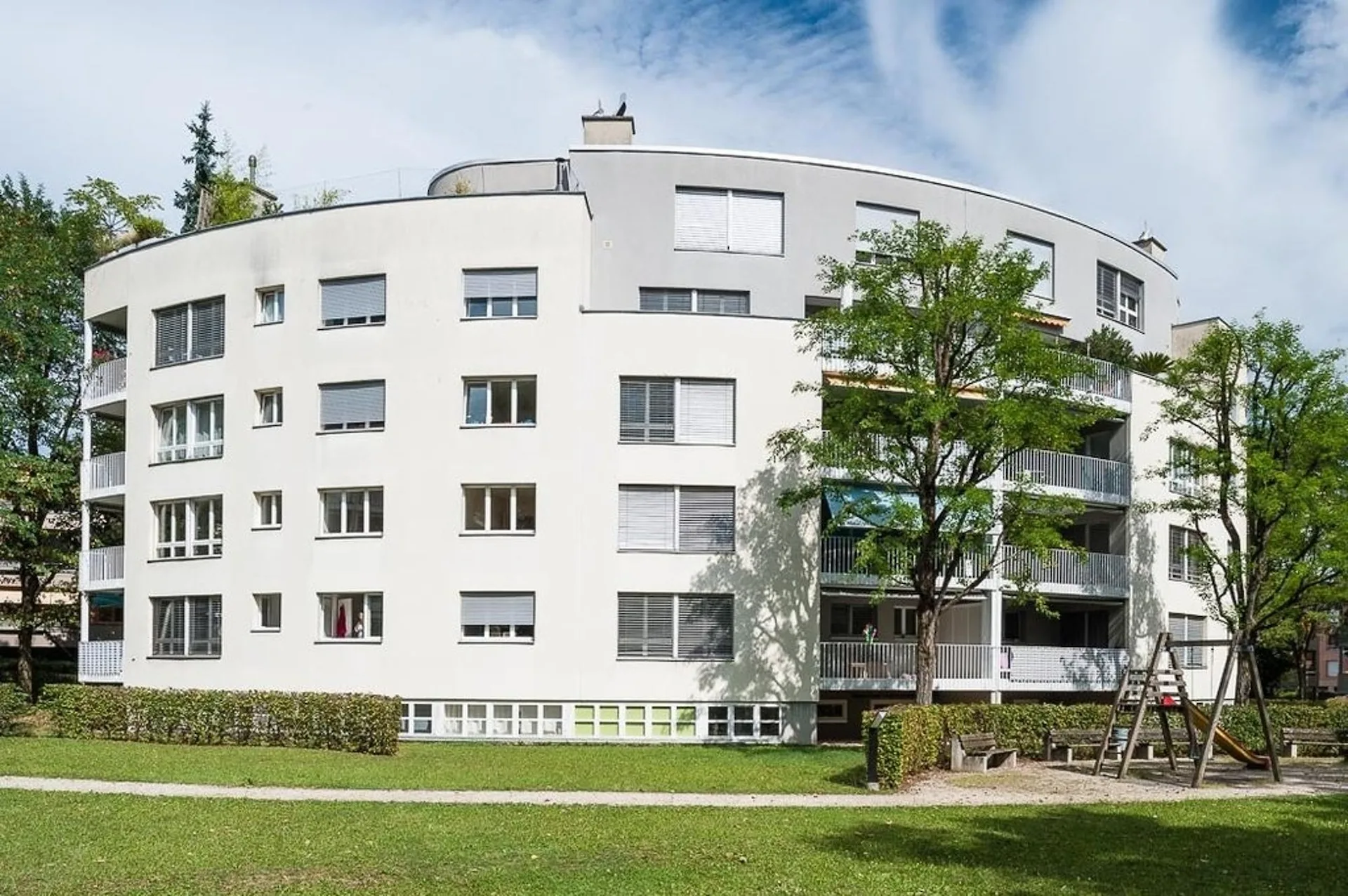 Attraktive 4.5-Zimmer-Wohnung mit eigenem Waschturm