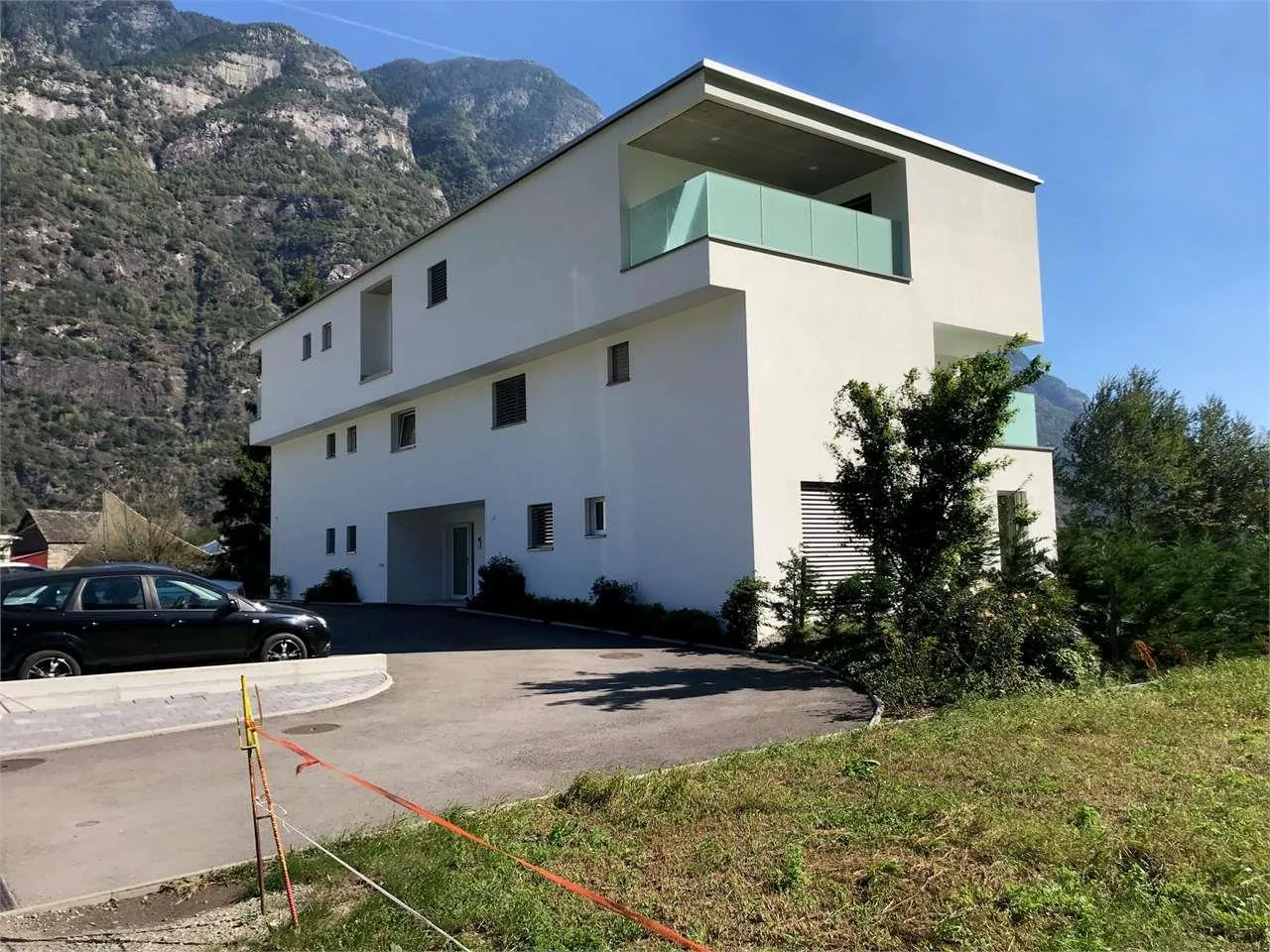 Iragna, affitto 2.5 locali piano terra con giardino privato