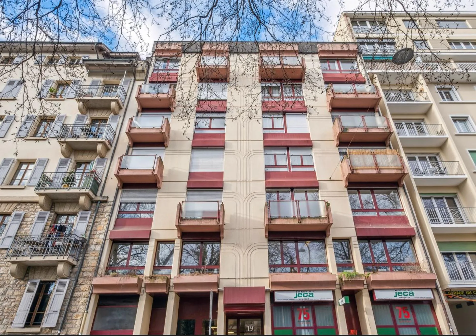 Appartement de 4 pièces idéalement situé proche de lArve