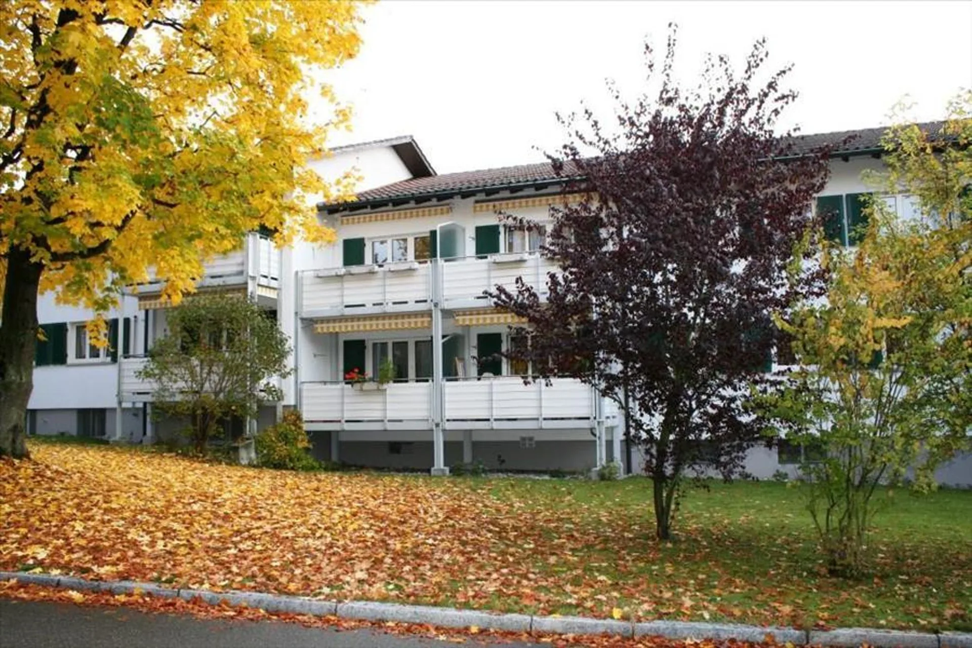 Ruhige 3-Zimmerwohnung in 6-Familien-Haus sucht DICH!!
