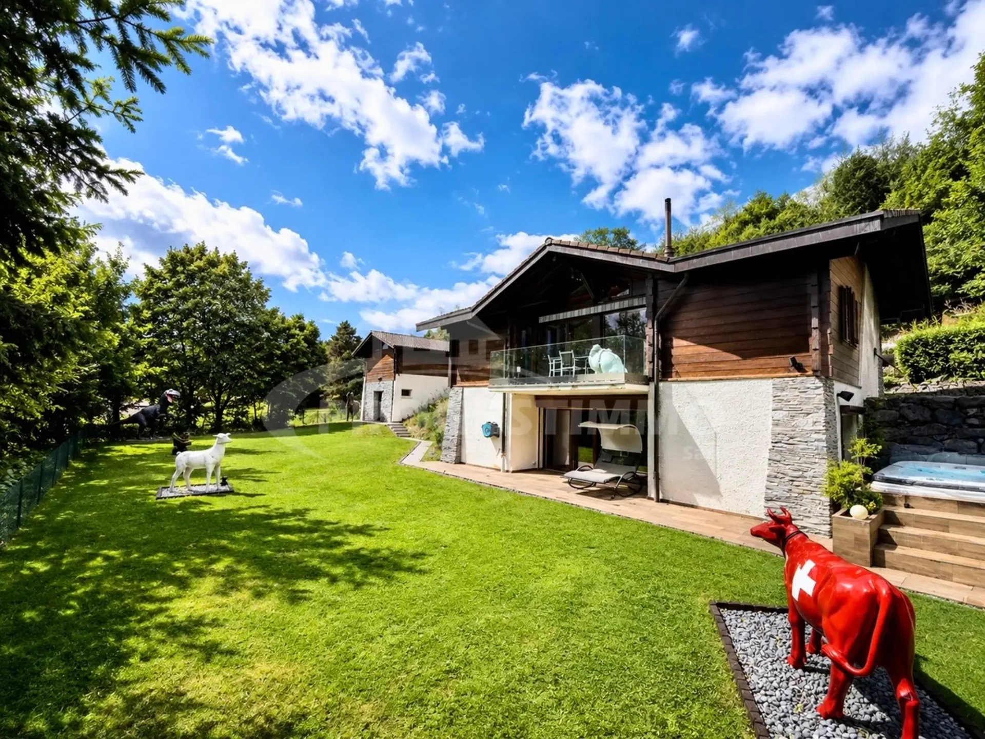 MAISON DE CHARME DANS UN QUARTIER PAISIBLE ET RECHERCHÉ