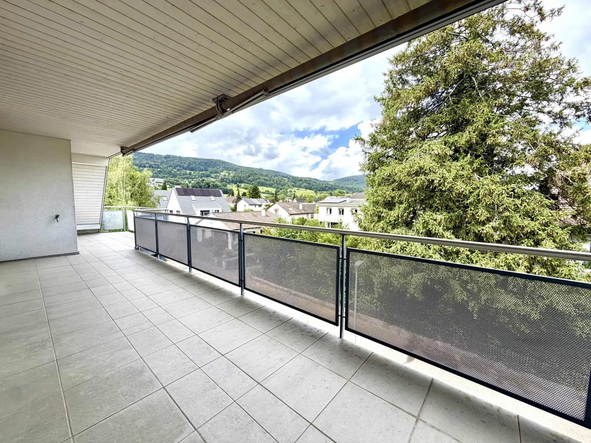 Grosszügig mit Balkon und Lift