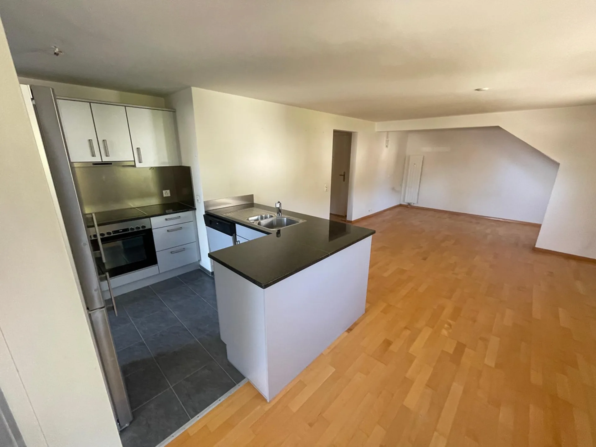 Tolle 4.5-Zimmer-Dachwohnung mit Terrasse inklusive eigener Garage