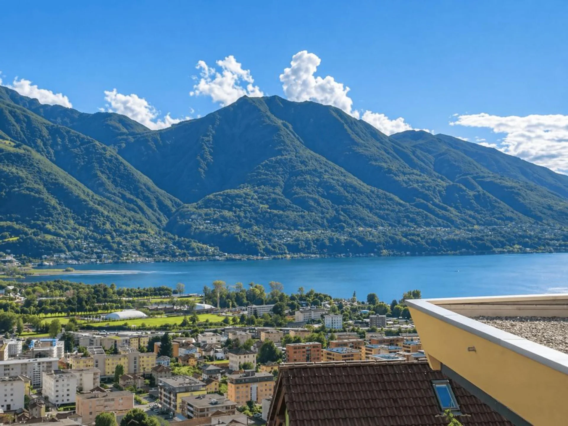 Gordola – Stilvolle 3.5-Zimmer-Wohnung mit Seesicht