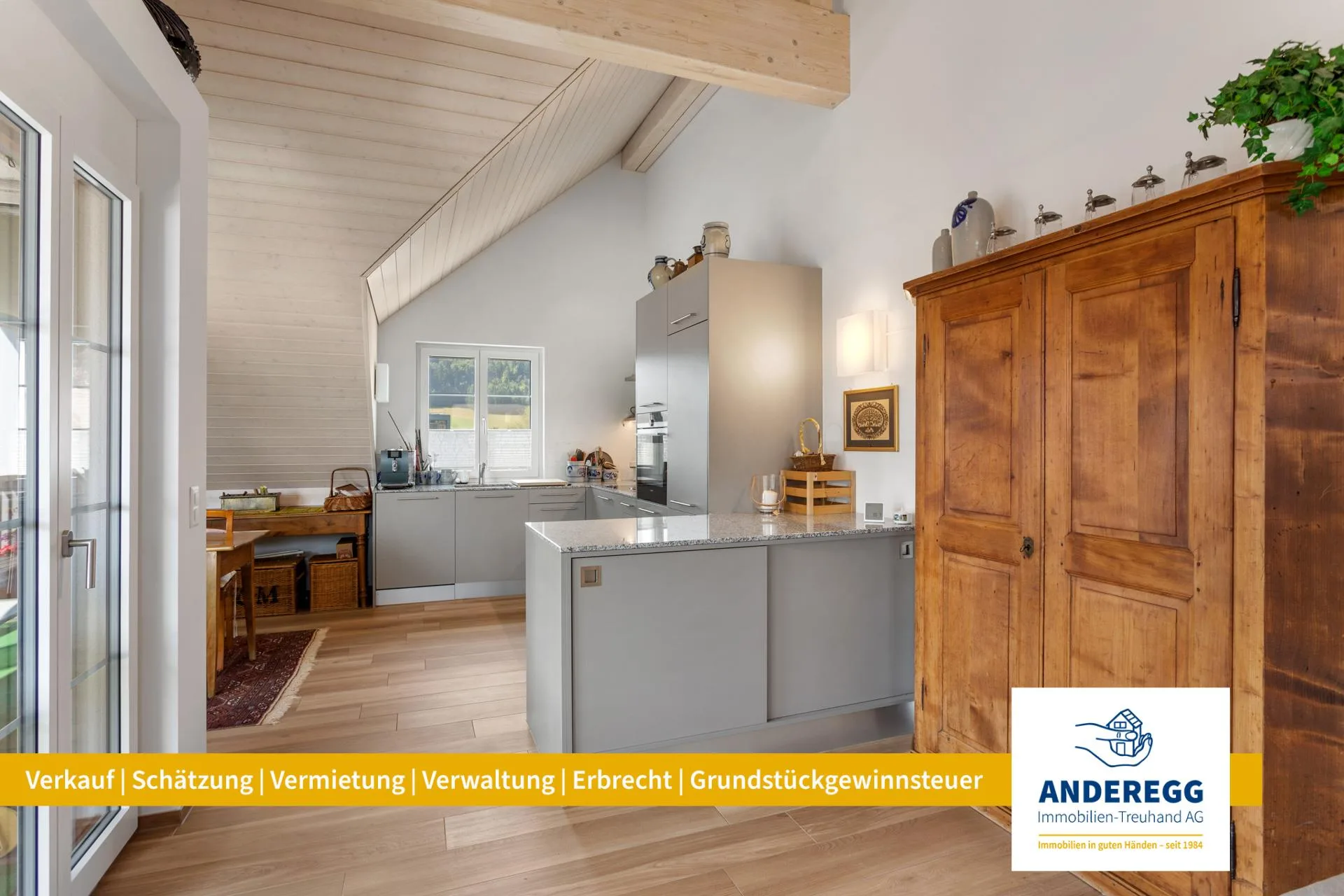 Neuwertige Dachwohnung mit Loggia – zentral wohnen in Weisslingen