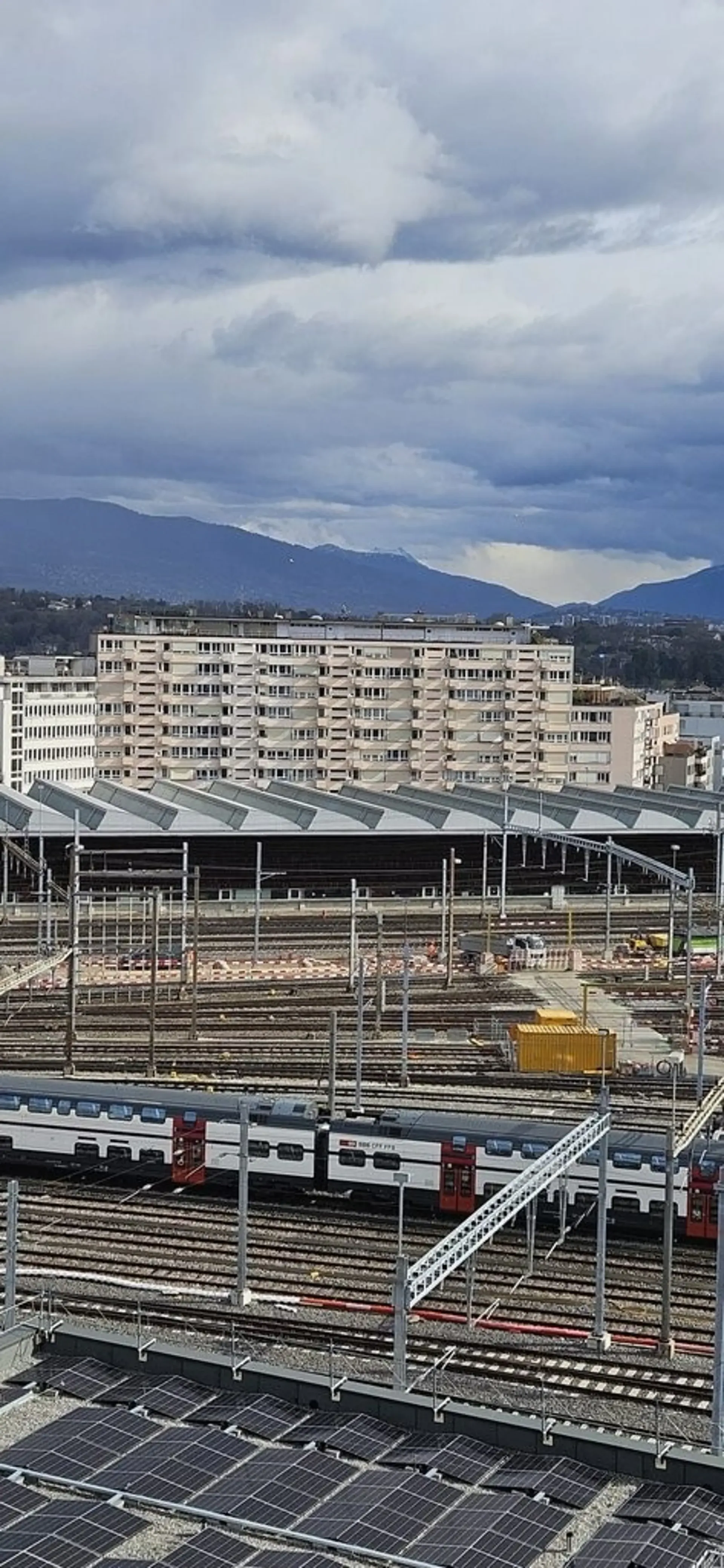 Innenbox zwischen Bahnhof und Nationen