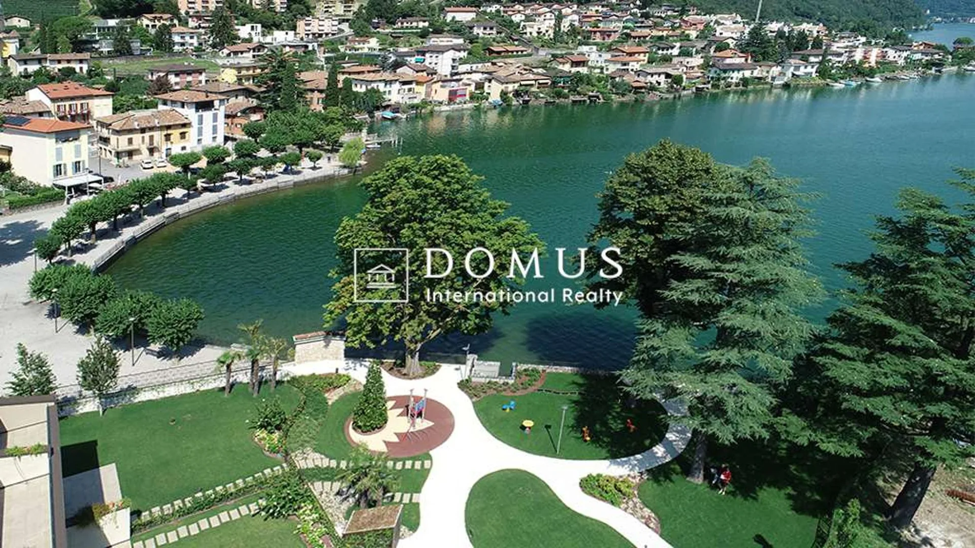 Appartamento a lago con giardino
