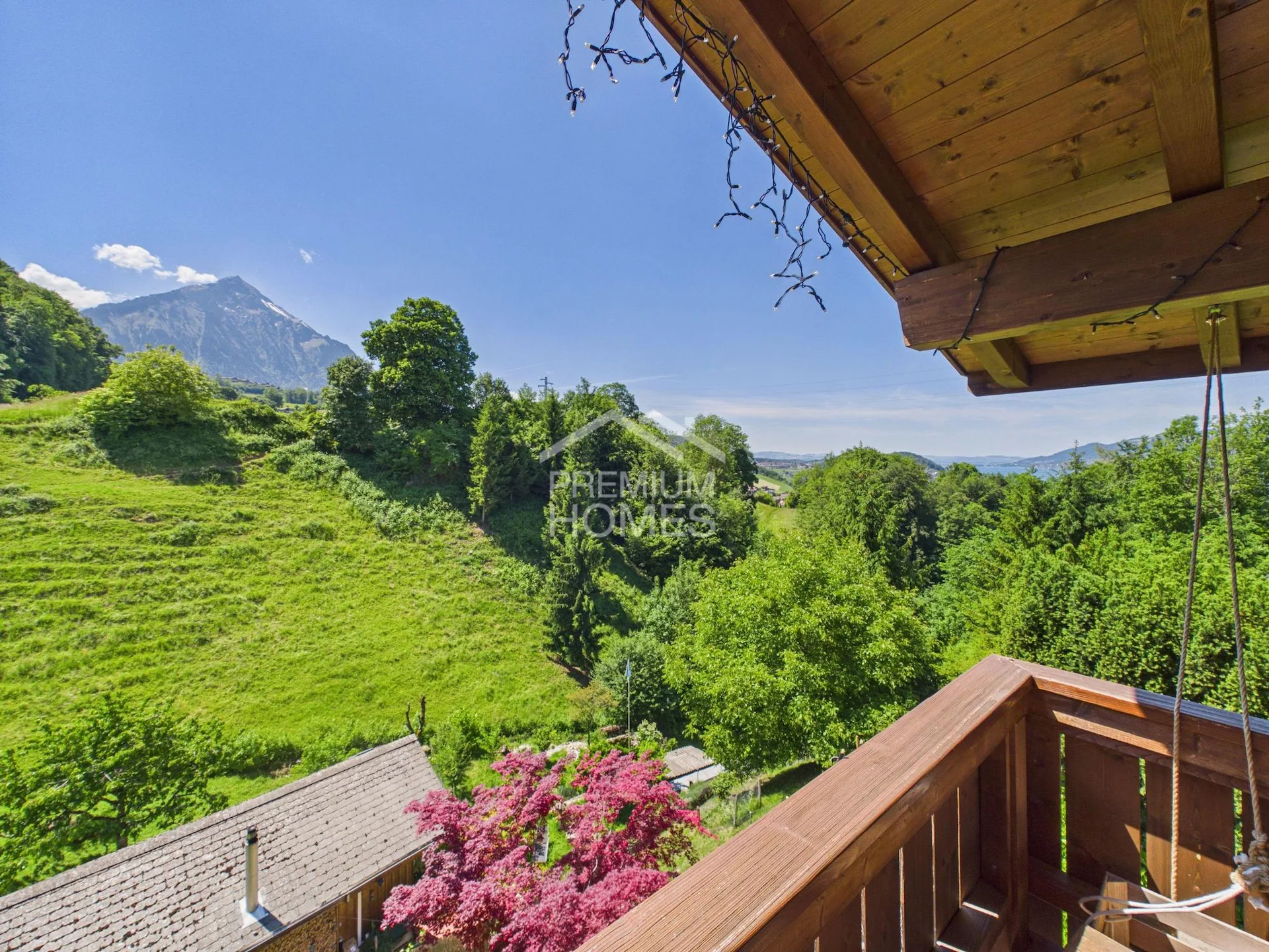 Zuhause mit See- und Alpensicht