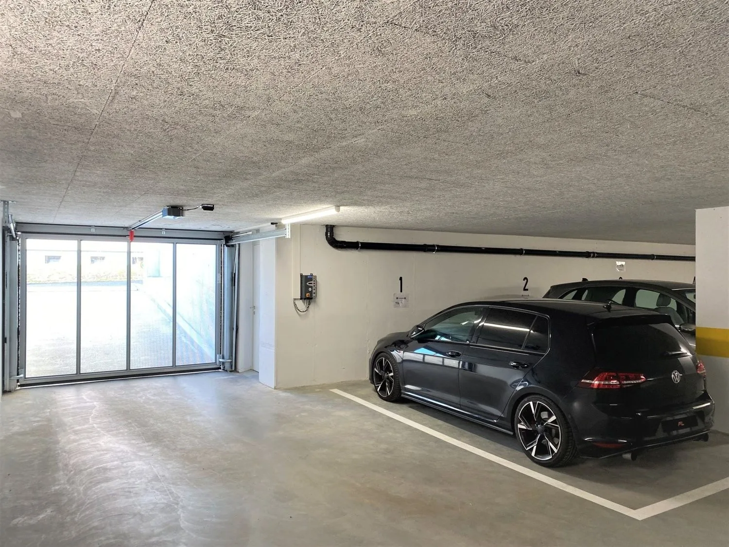 Einstellhallenplatz zu vermieten
