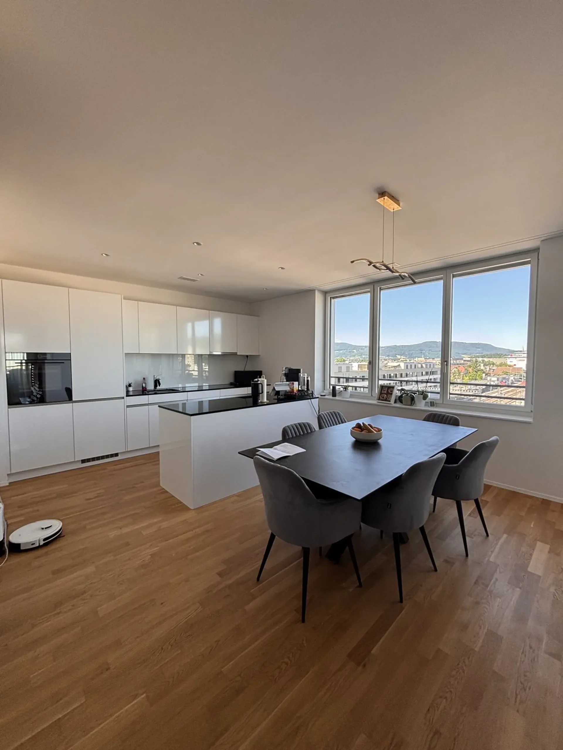 Moderne und helle 3.5 Zimmer Wohnung in Suhr per 01.08.2026 zu vermieten