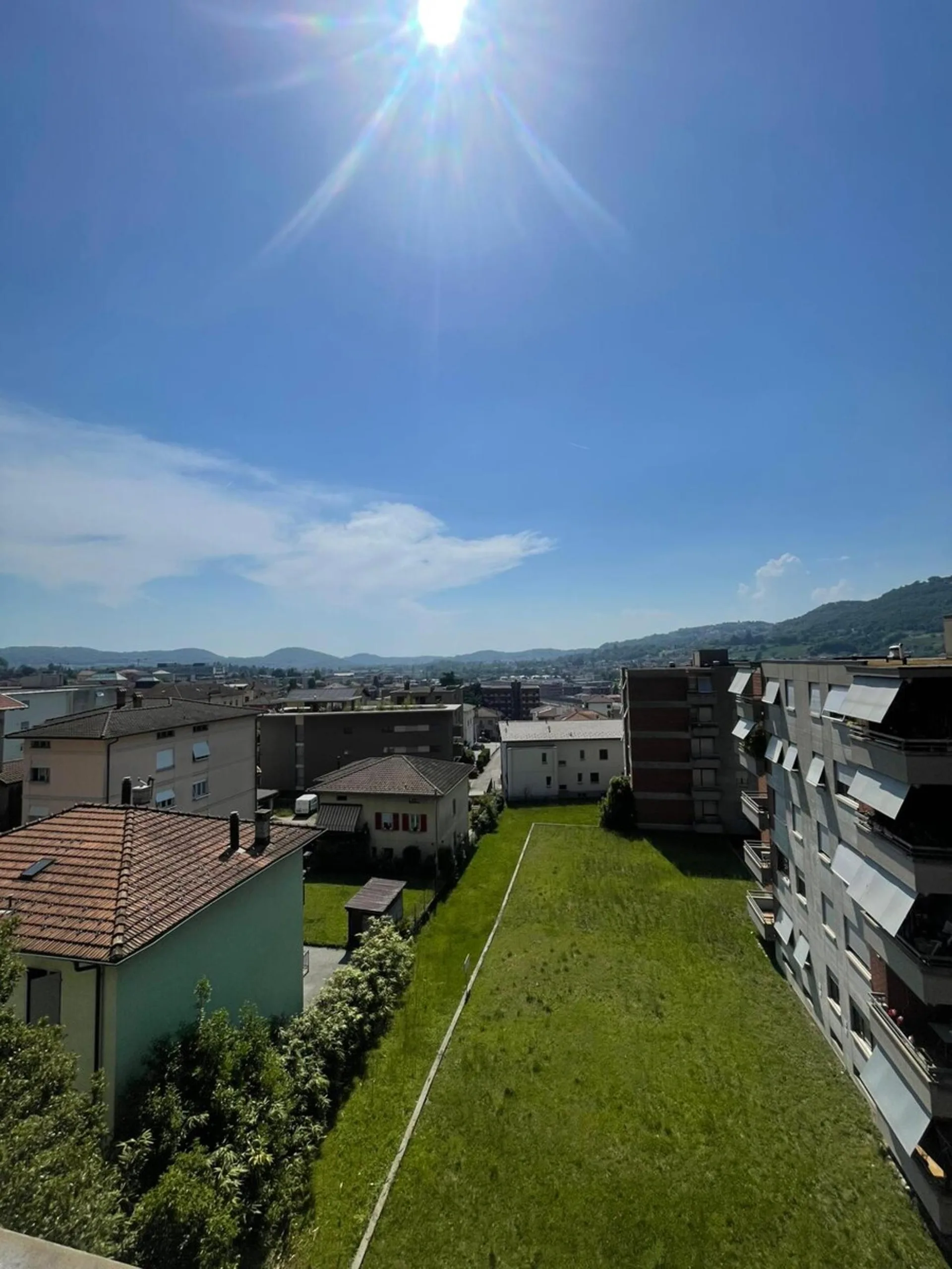 MENDRISIO  ATTICO CON VISTA IN CENTRO