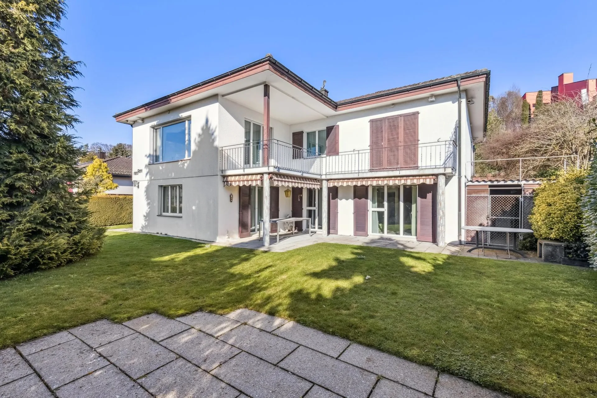 Ein Zuhause mit Raum für Träume - freistehend, sonnig und voller Mö...