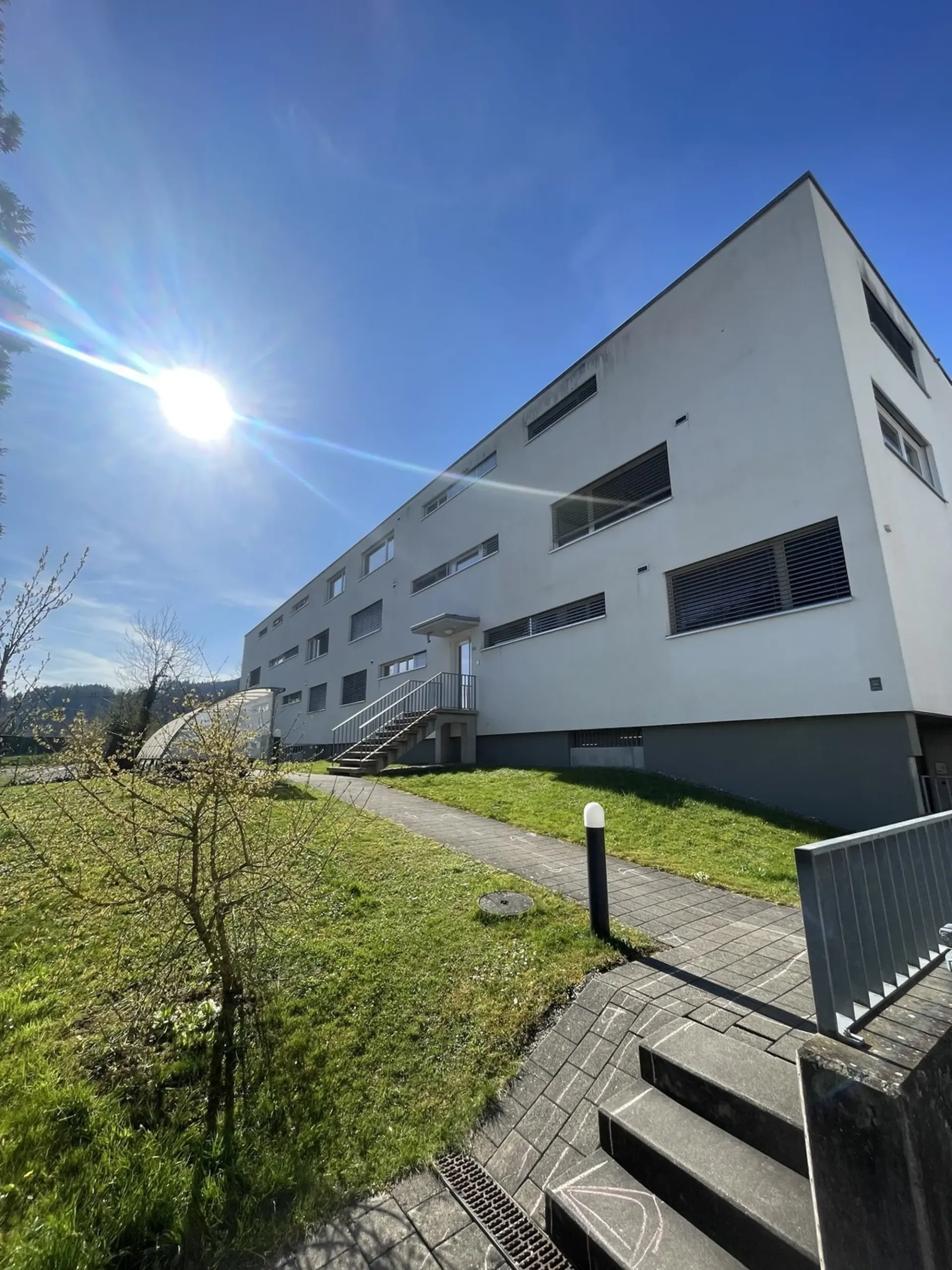 Grosszügige und helle 2.5-Zimmer-Wohnung mit viel Komfort in Rämismühle