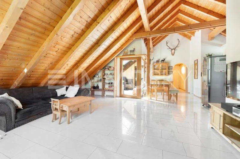 Alpiner Wohntraum mit Dachterrasse, Weitblick und Privatsphäre