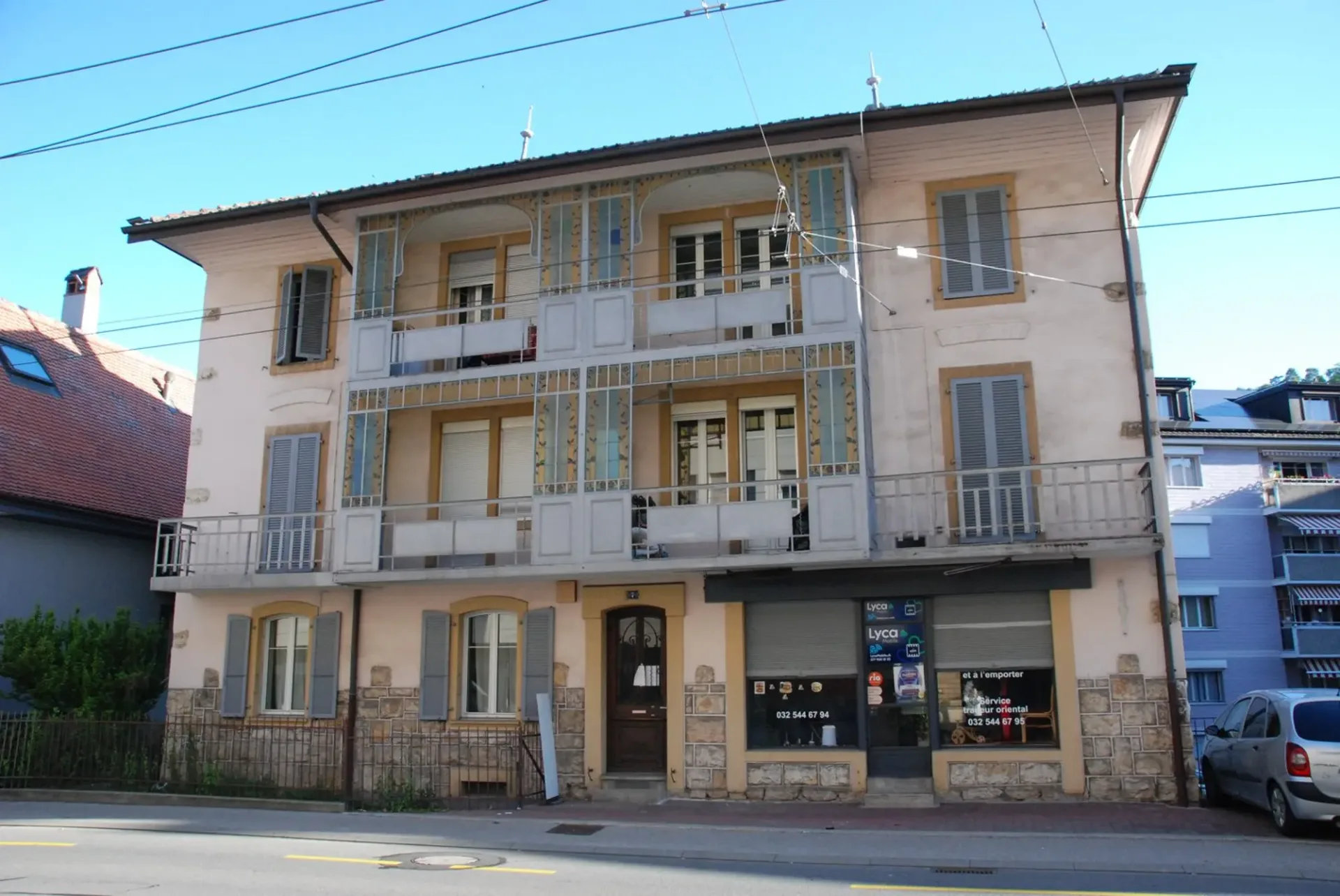 Immeuble Locatif  à Peseux de 3 appartements, local commercial et garages