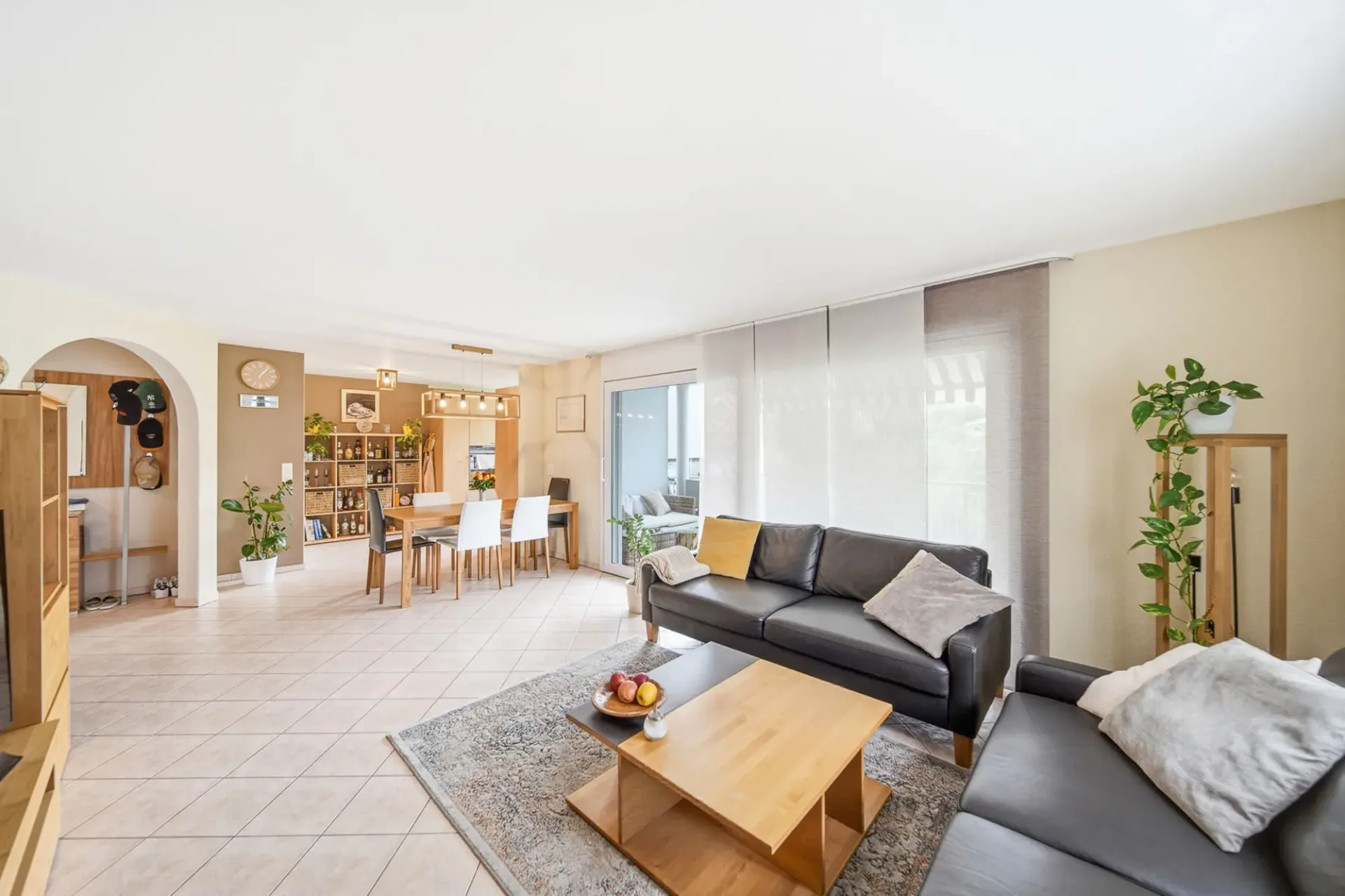 SCHÖN UND GUT - GEPFLEGTE 4.5 ZIMMERWOHNUNG IM ZENTRUM