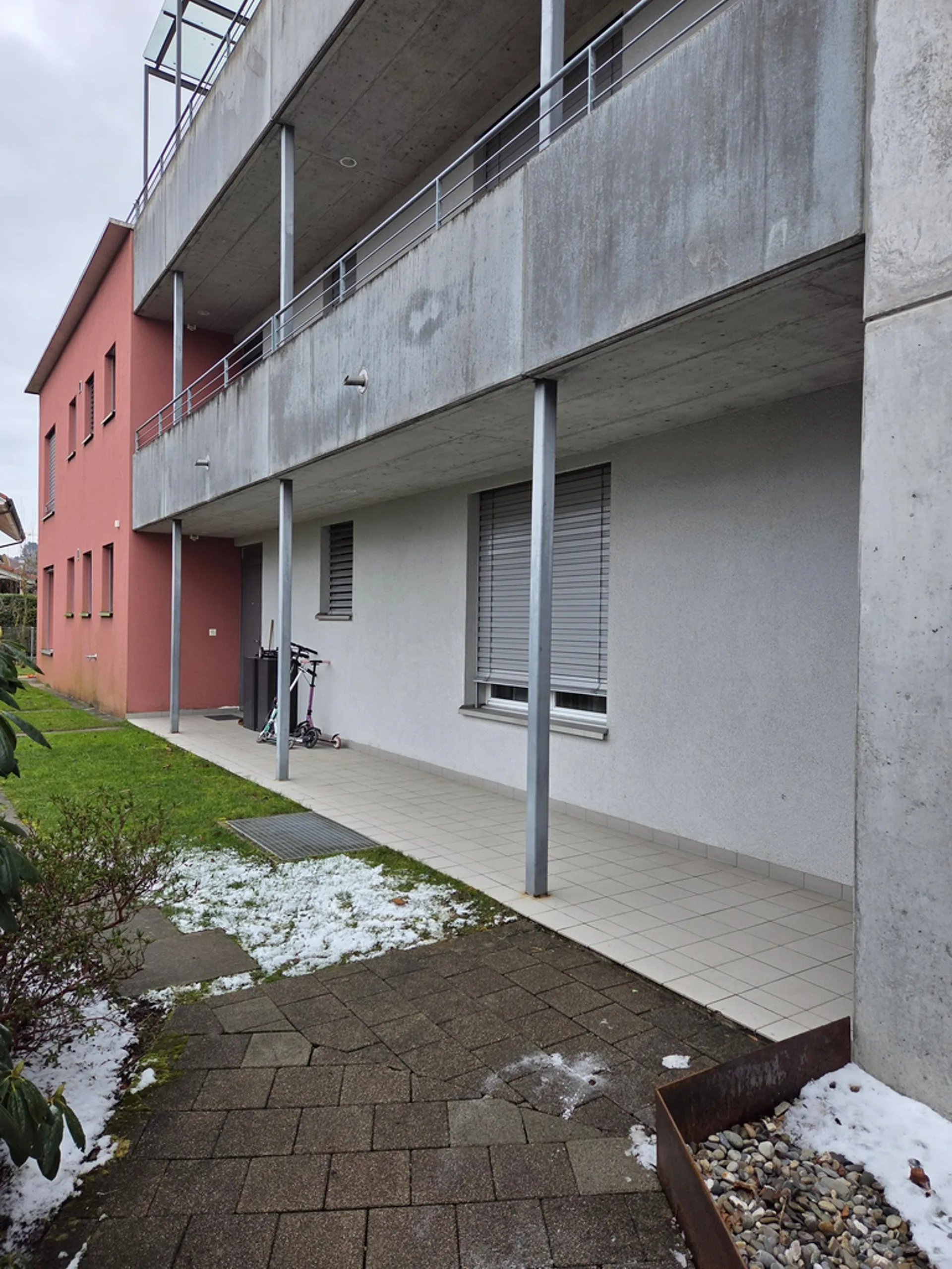 Familienfreundliche 4.5-Zimmer-Wohnung mit Garten & Wintergarten
